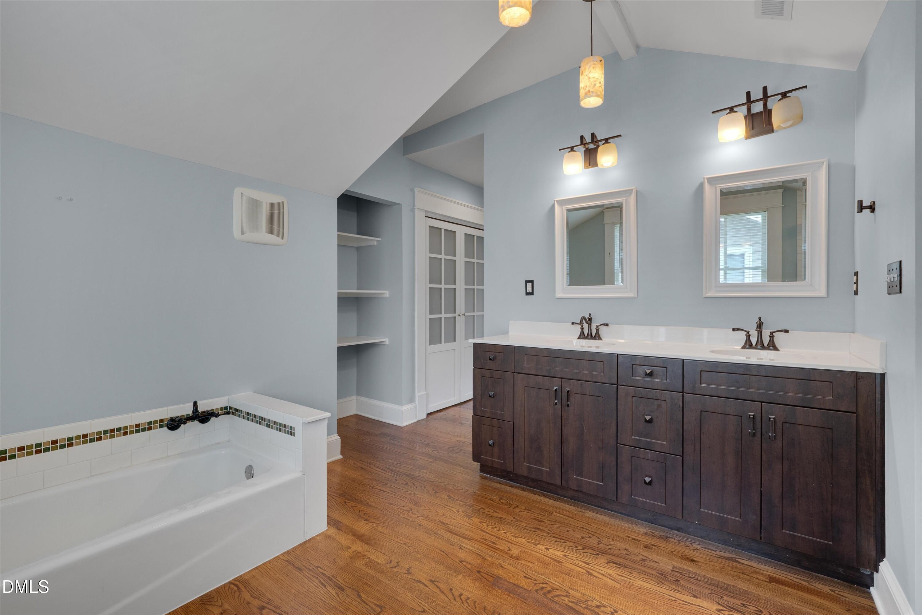 1412 N Roxboro Street Property Photo 33