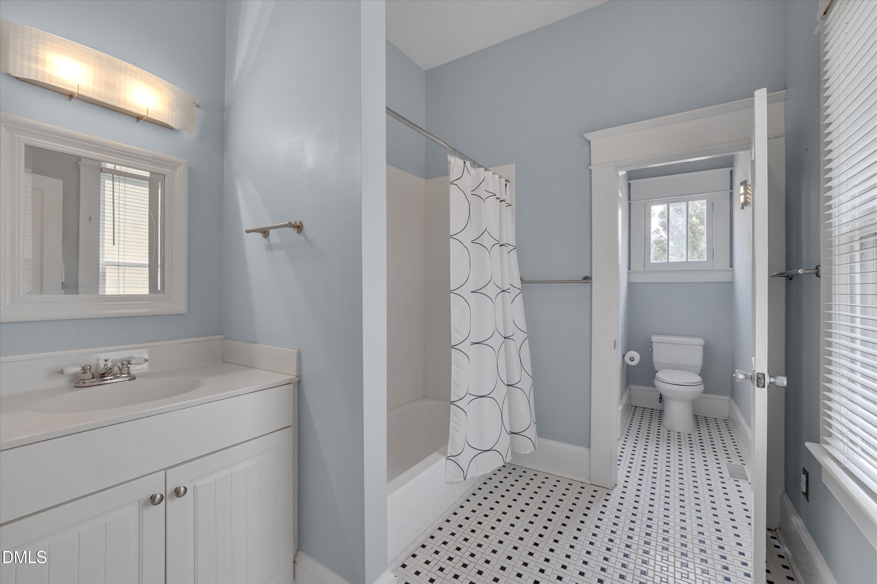 1412 N Roxboro Street Property Photo 37