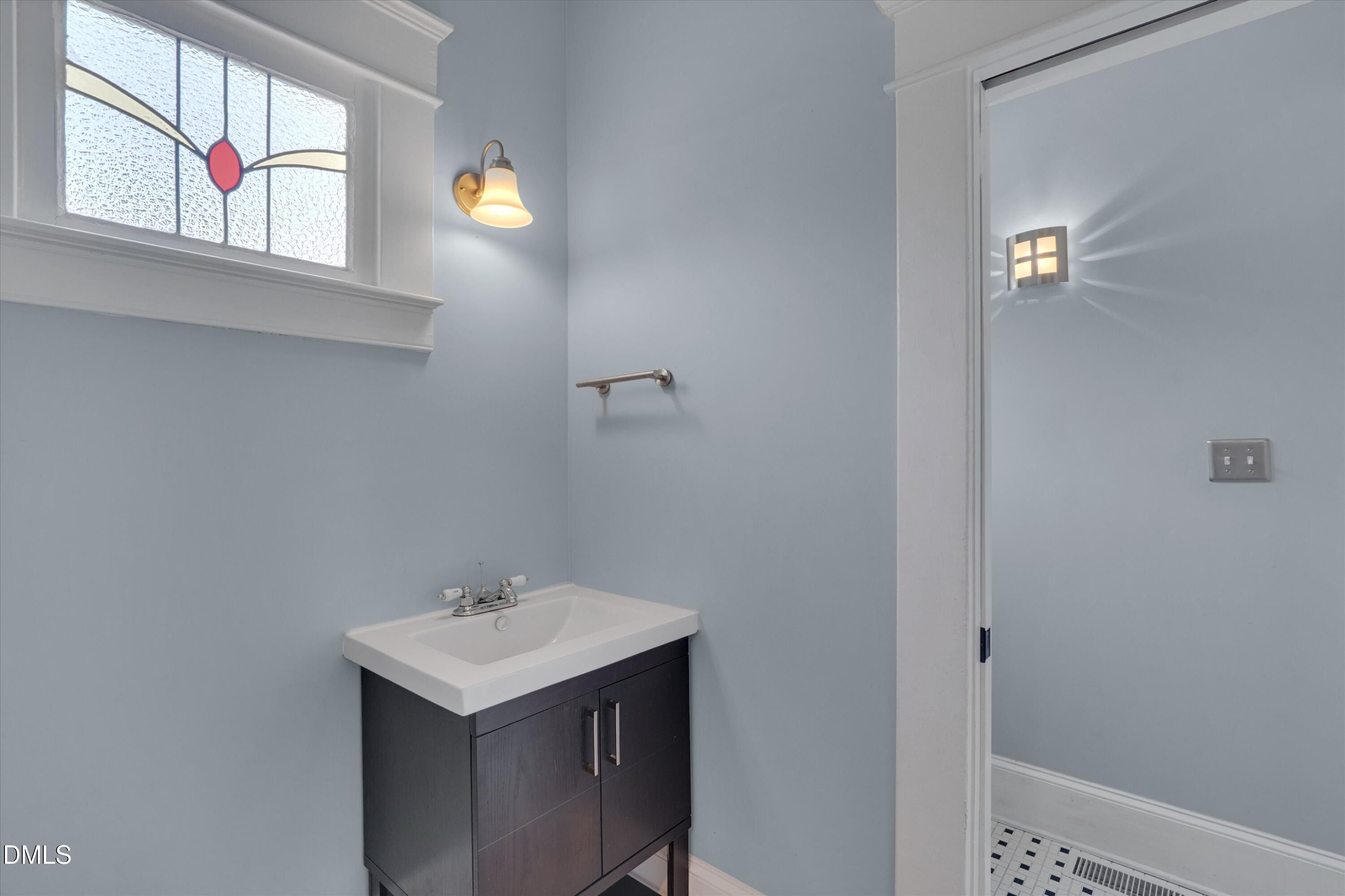 1412 N Roxboro Street Property Photo 38