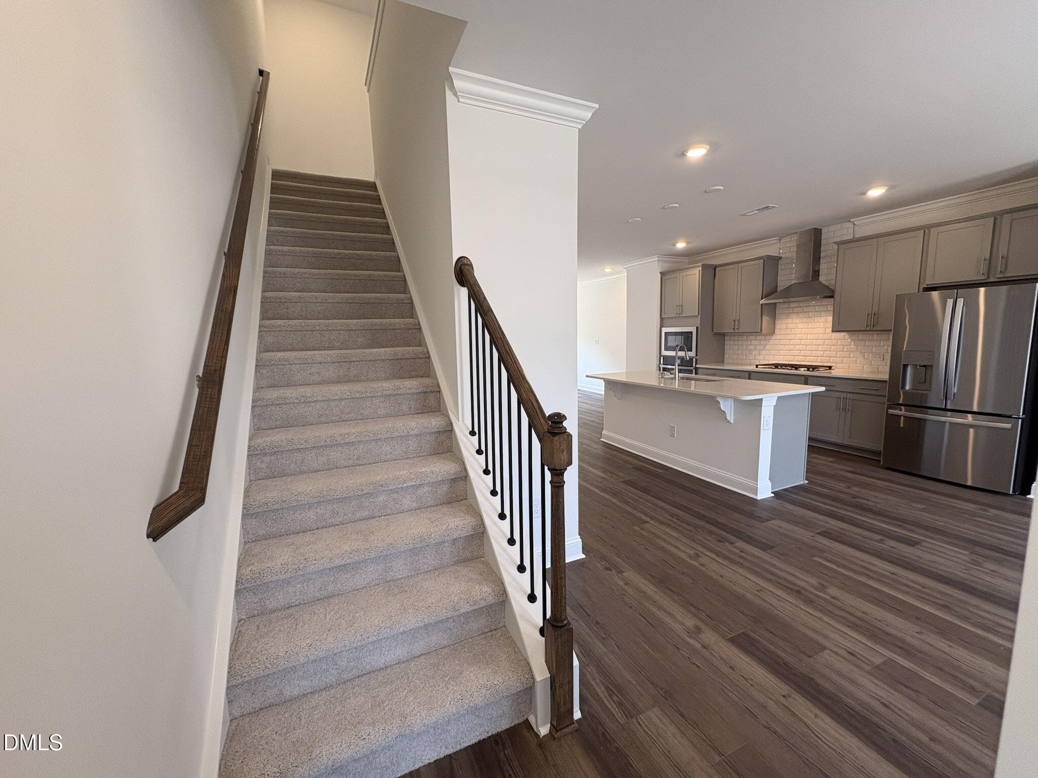 2869 Foster Woods Drive Property Photo 4