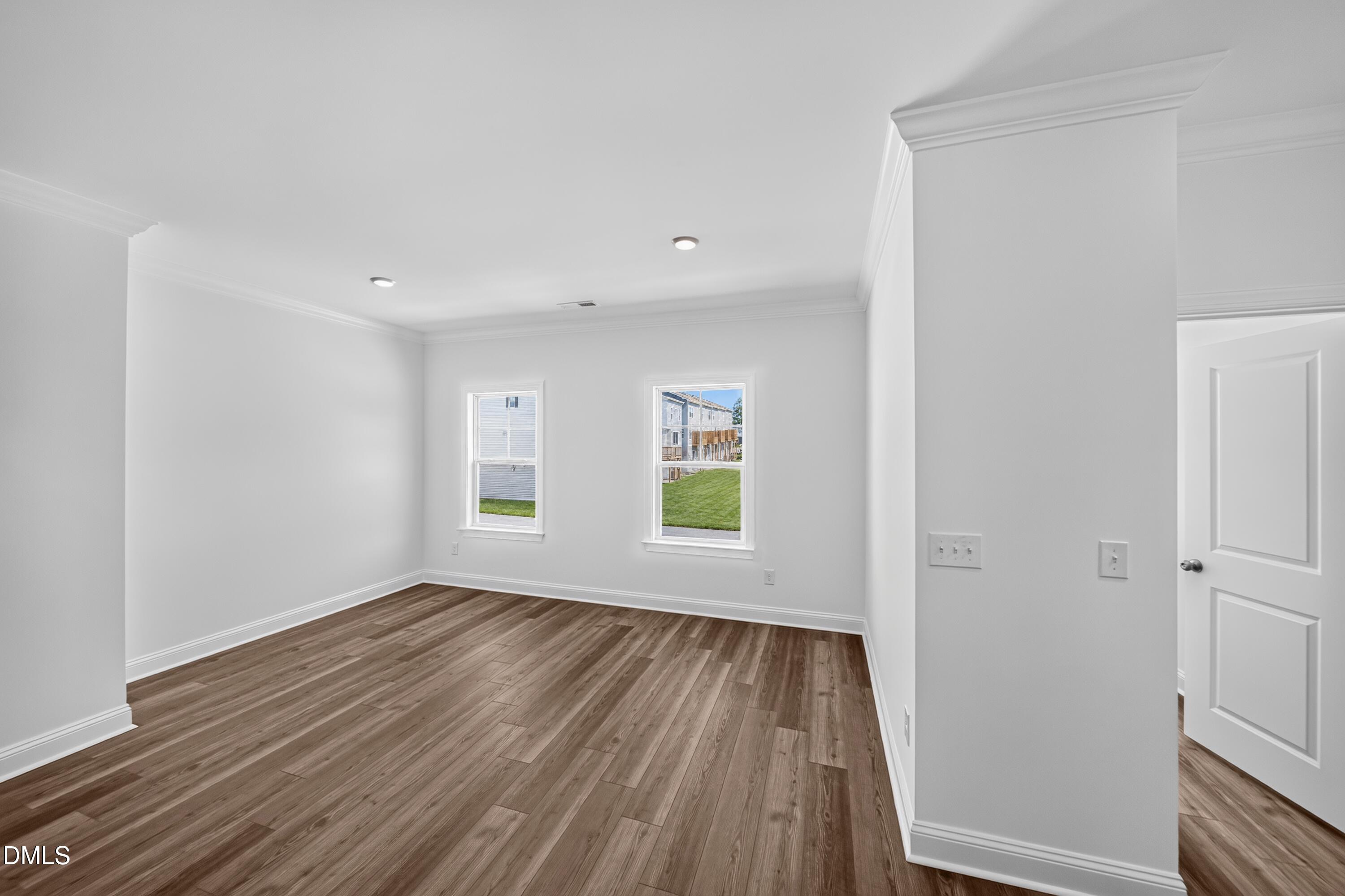 2869 Foster Woods Drive Property Photo 4
