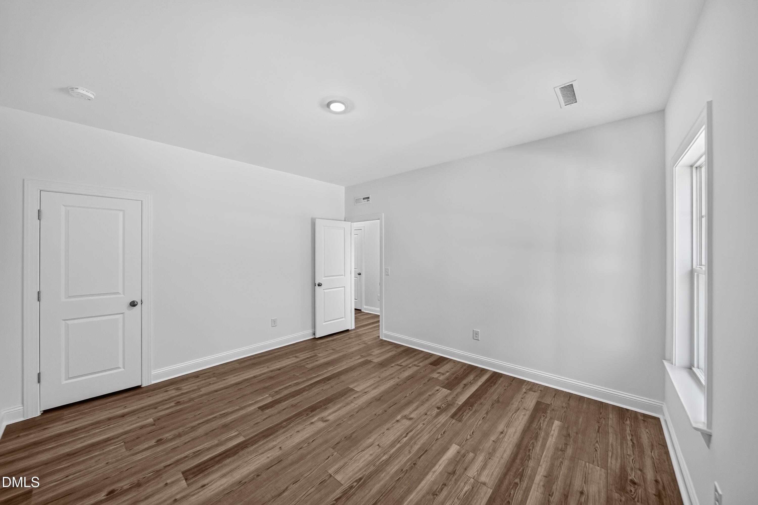 2869 Foster Woods Drive Property Photo 5