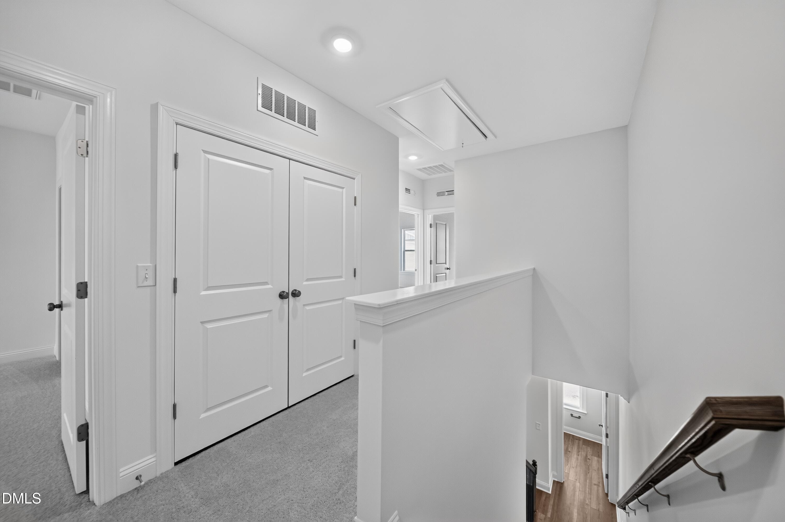 2869 Foster Woods Drive Property Photo 8