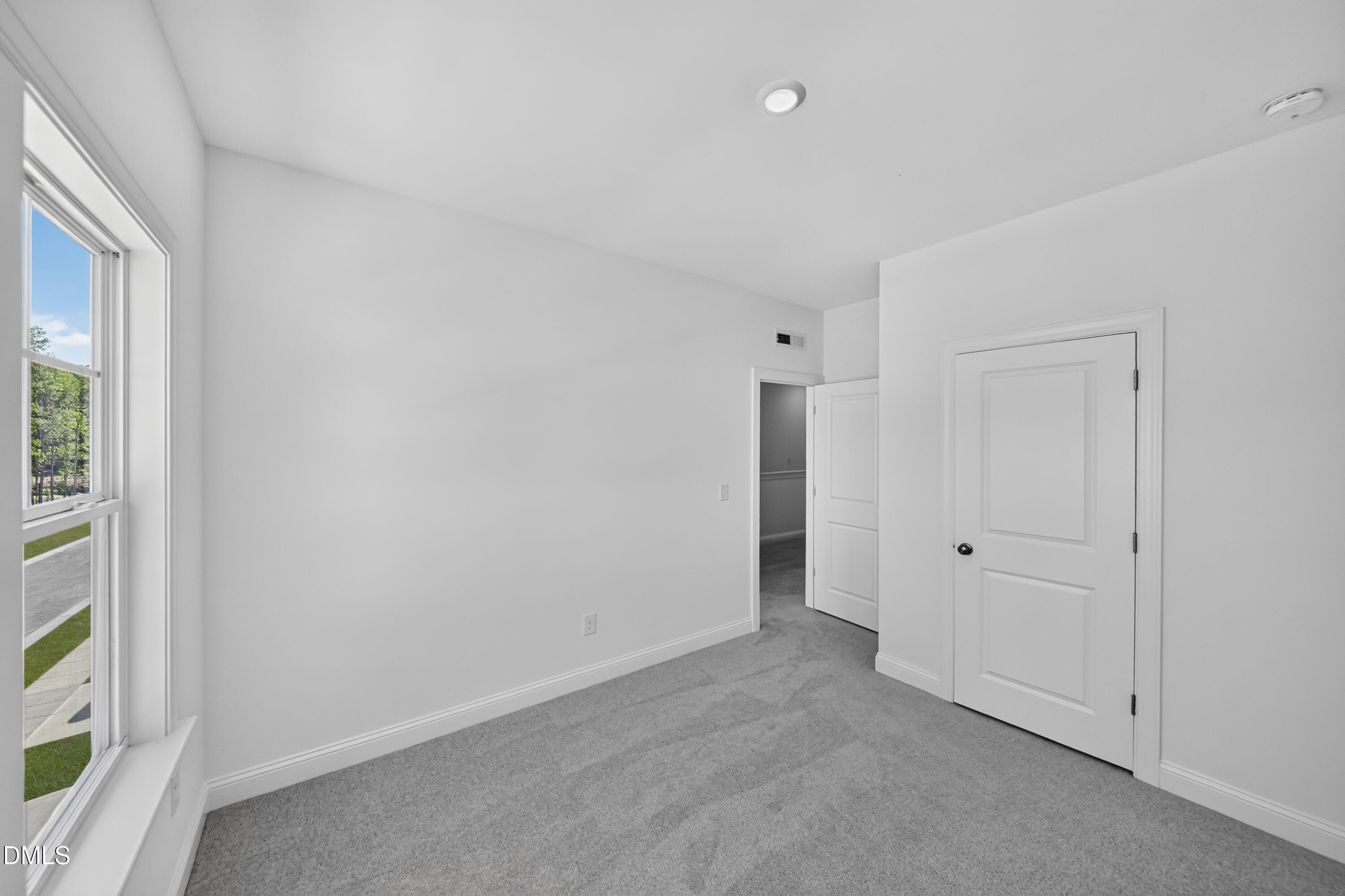 2869 Foster Woods Drive Property Photo 9