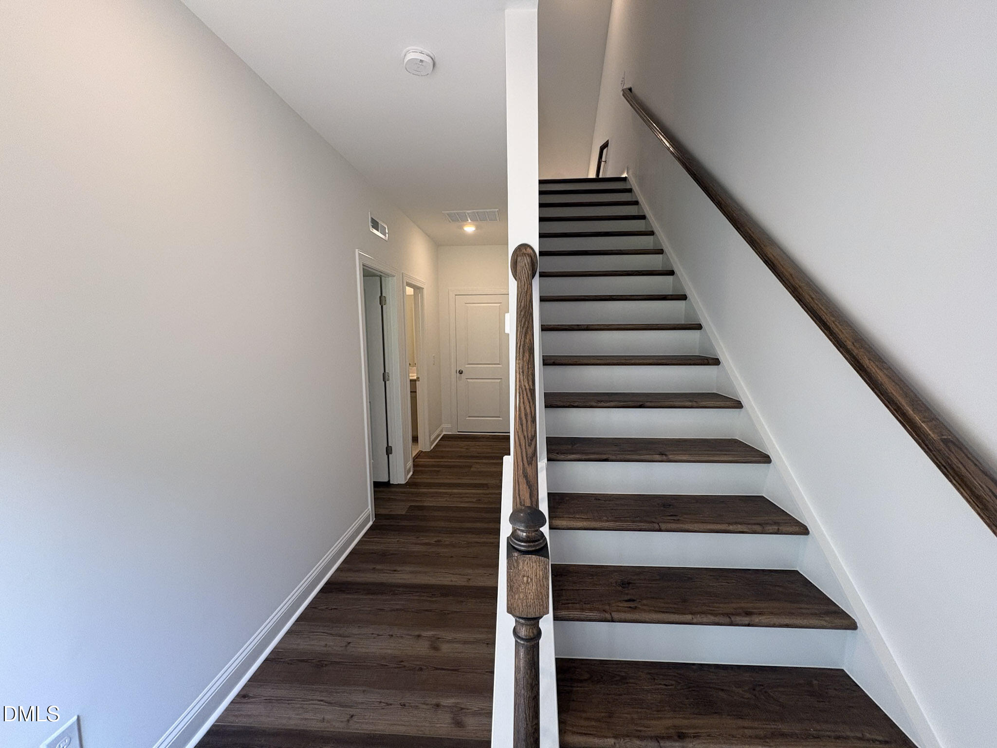 2869 Foster Woods Drive Property Photo 10