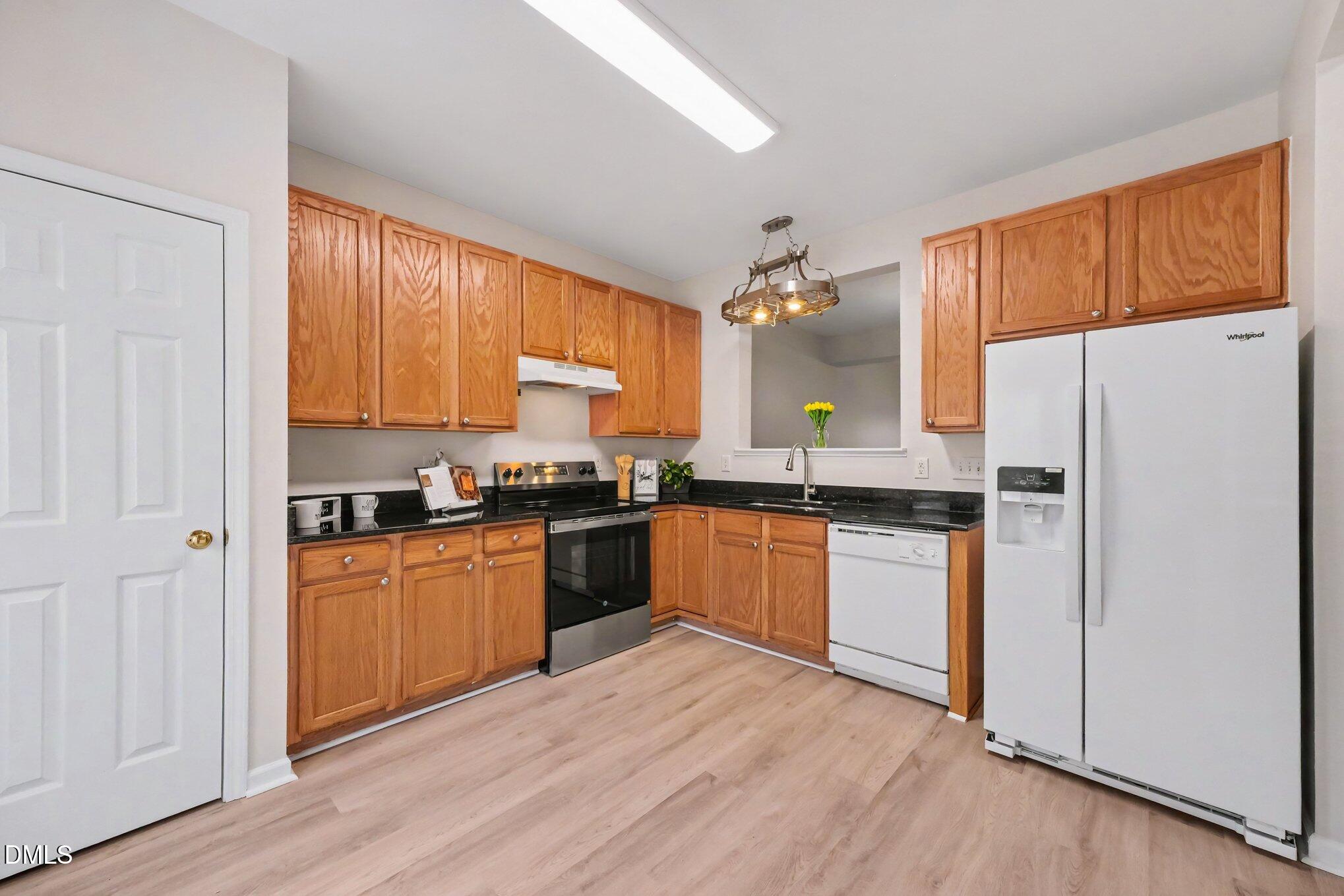 29 Edgebrook Circle Property Photo 4
