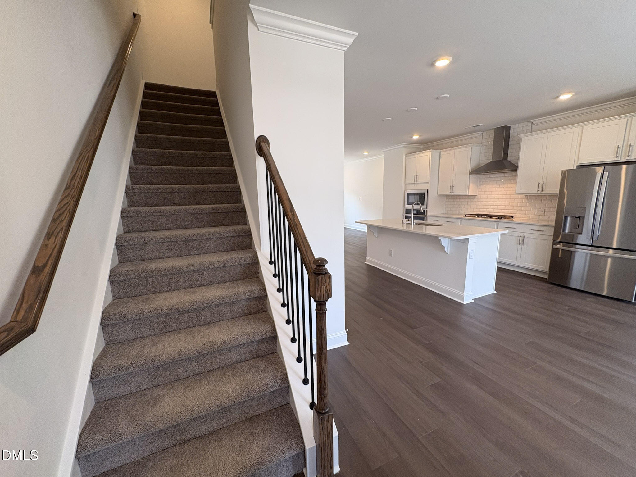 2873 Foster Woods Drive Property Photo 4