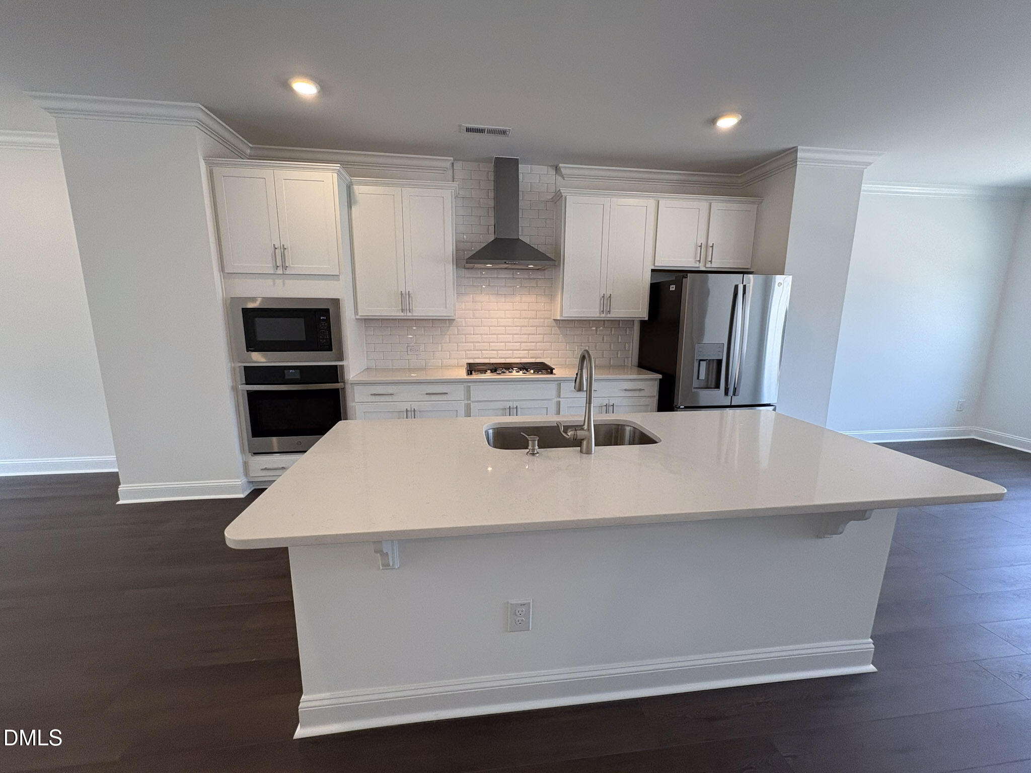 2873 Foster Woods Drive Property Photo 5
