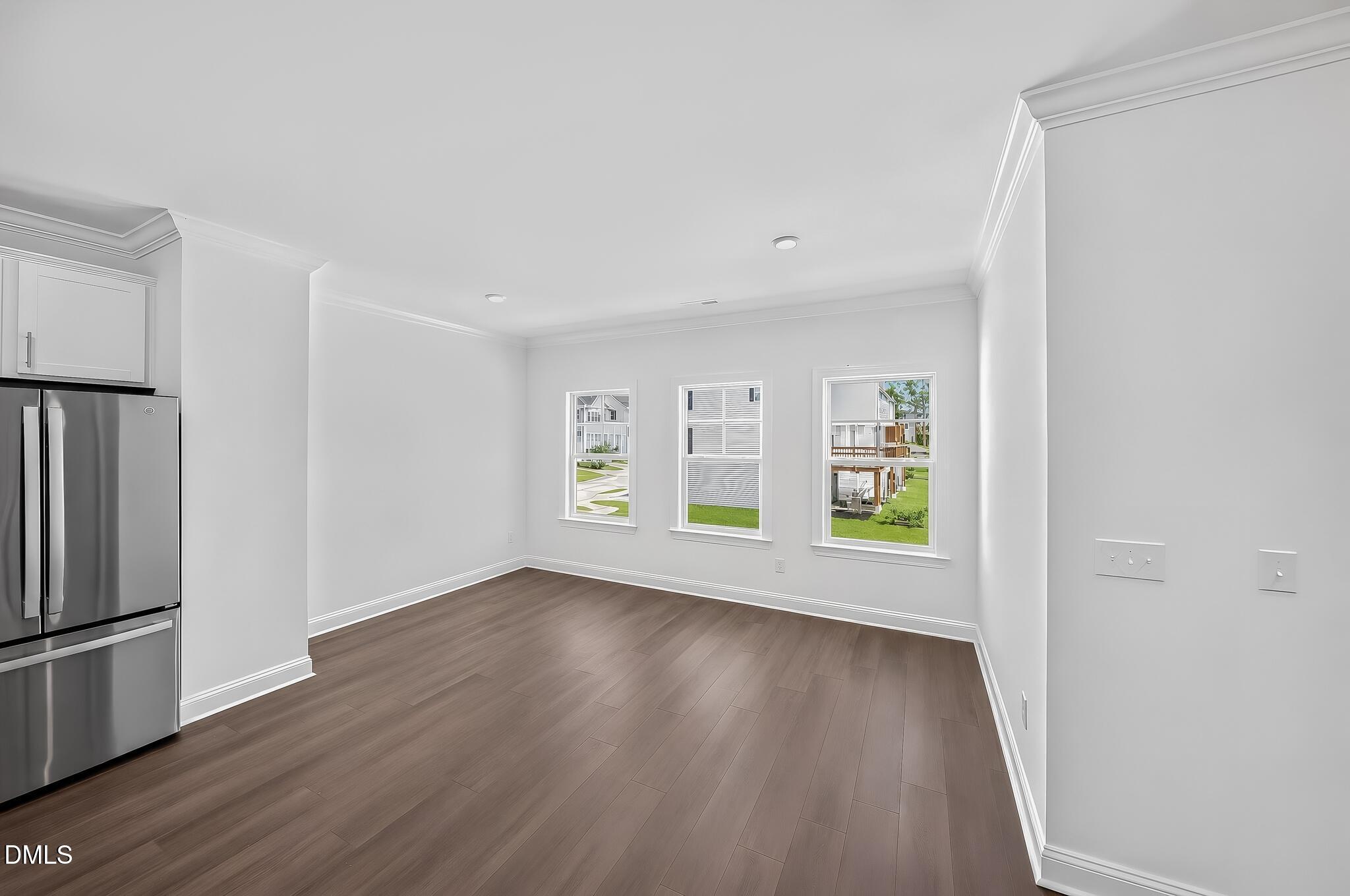 2873 Foster Woods Drive Property Photo 5