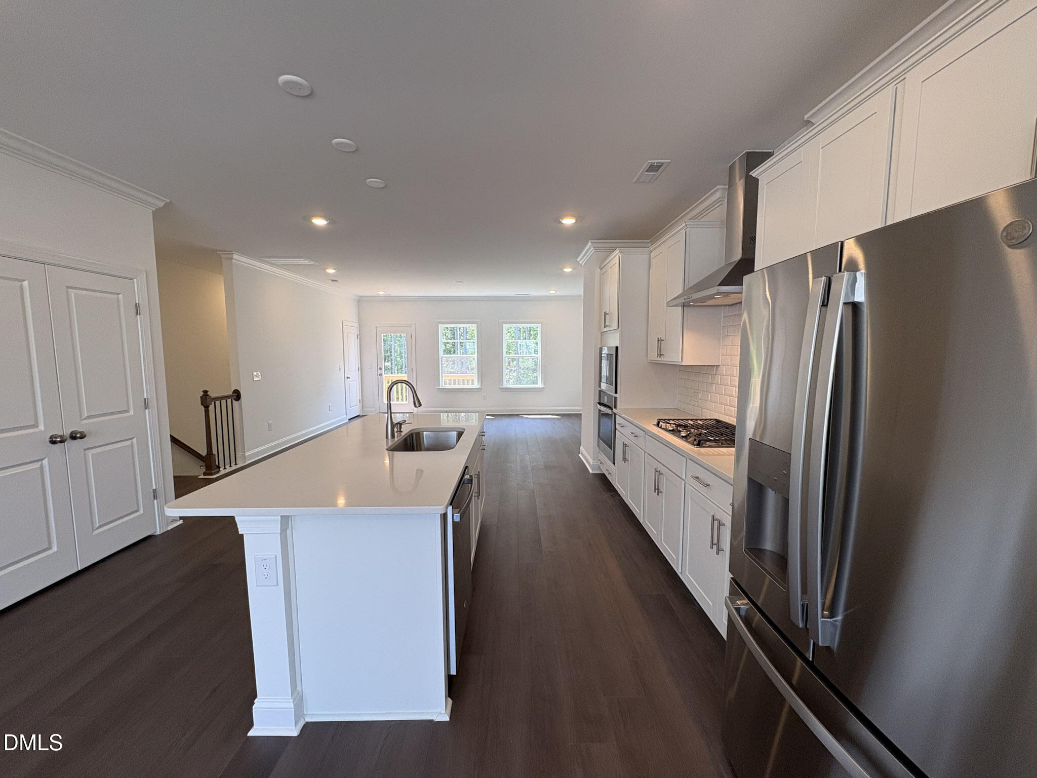 2873 Foster Woods Drive Property Photo 6