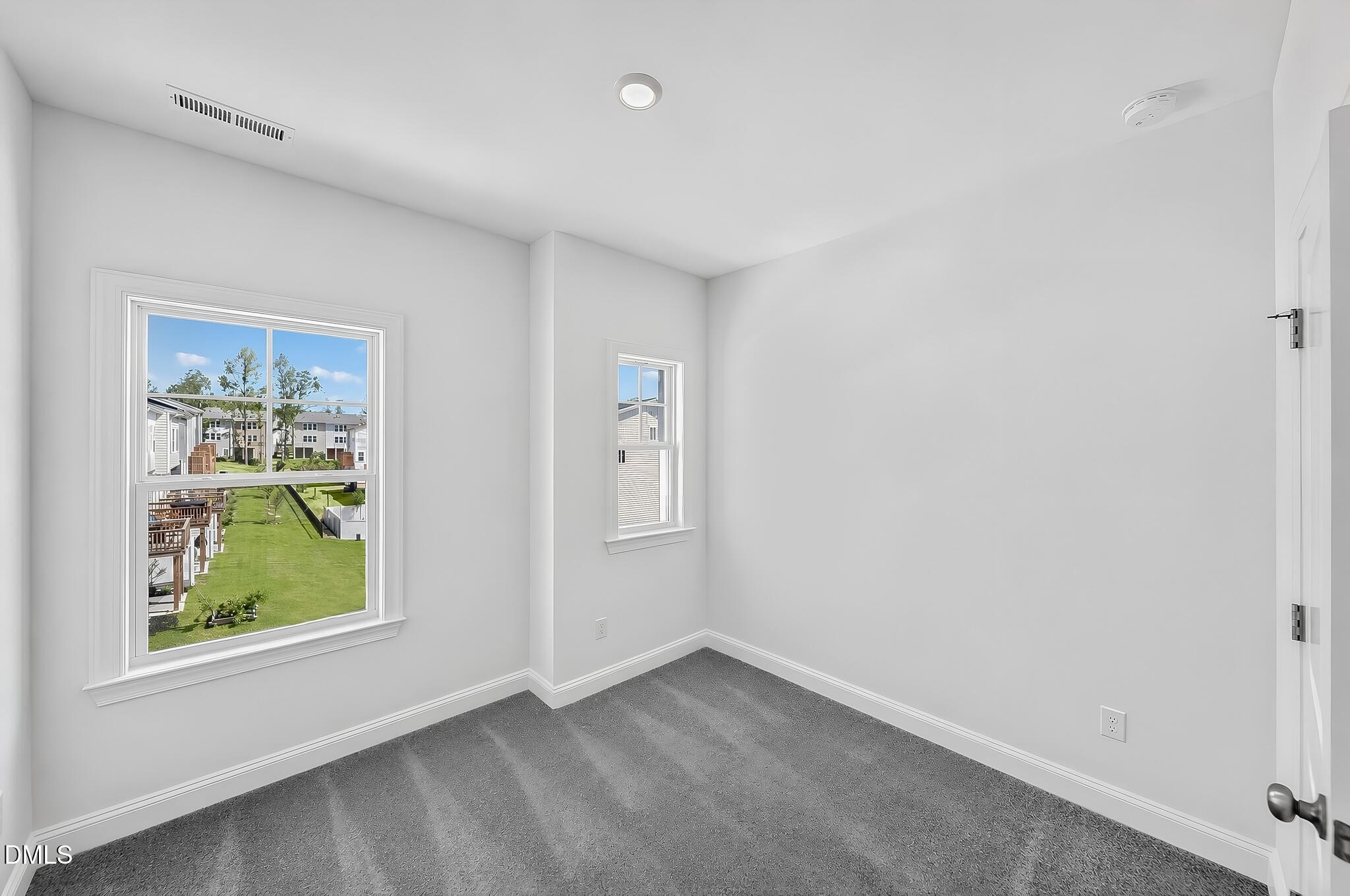 2873 Foster Woods Drive Property Photo 6