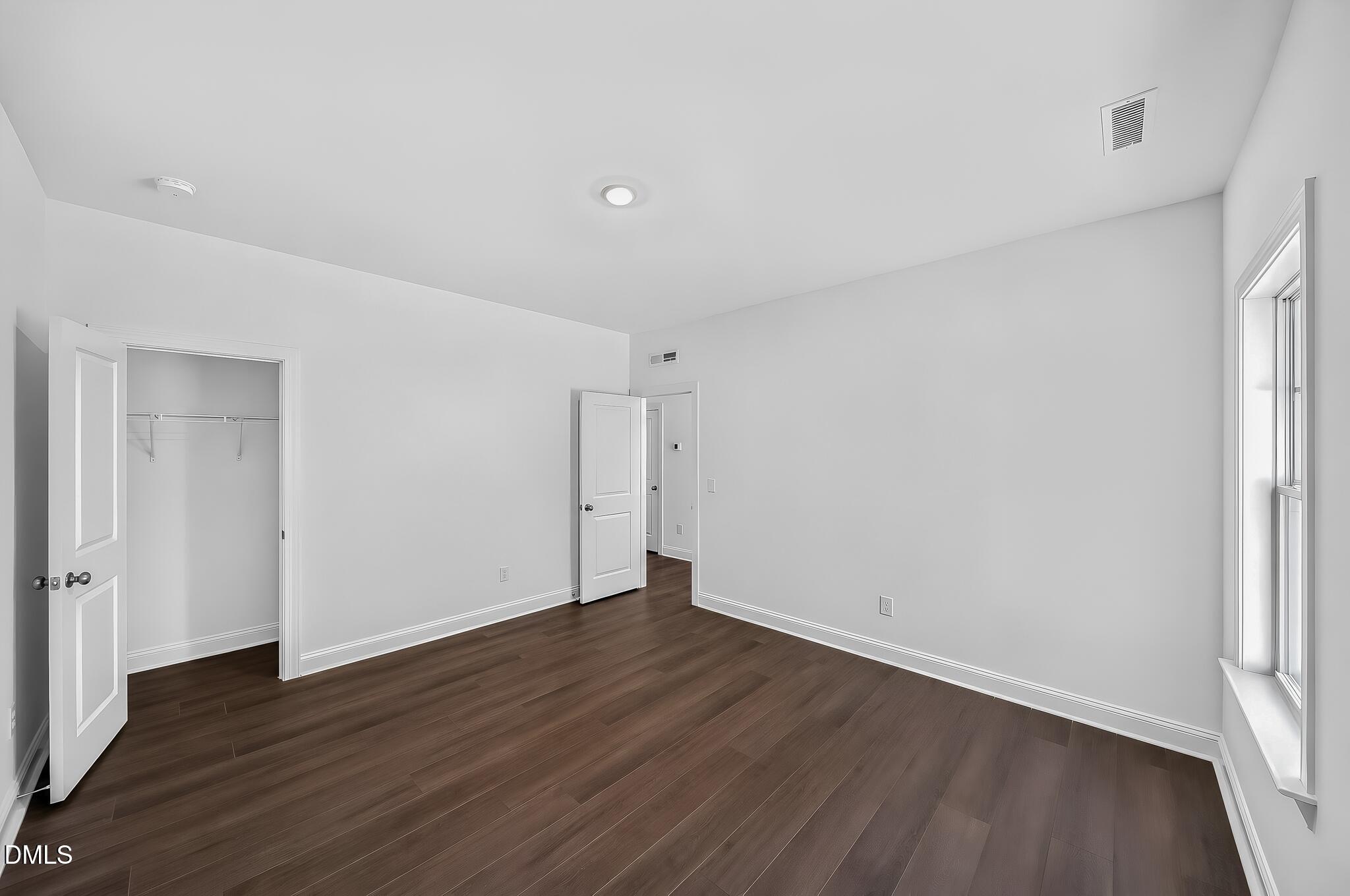 2873 Foster Woods Drive Property Photo 7
