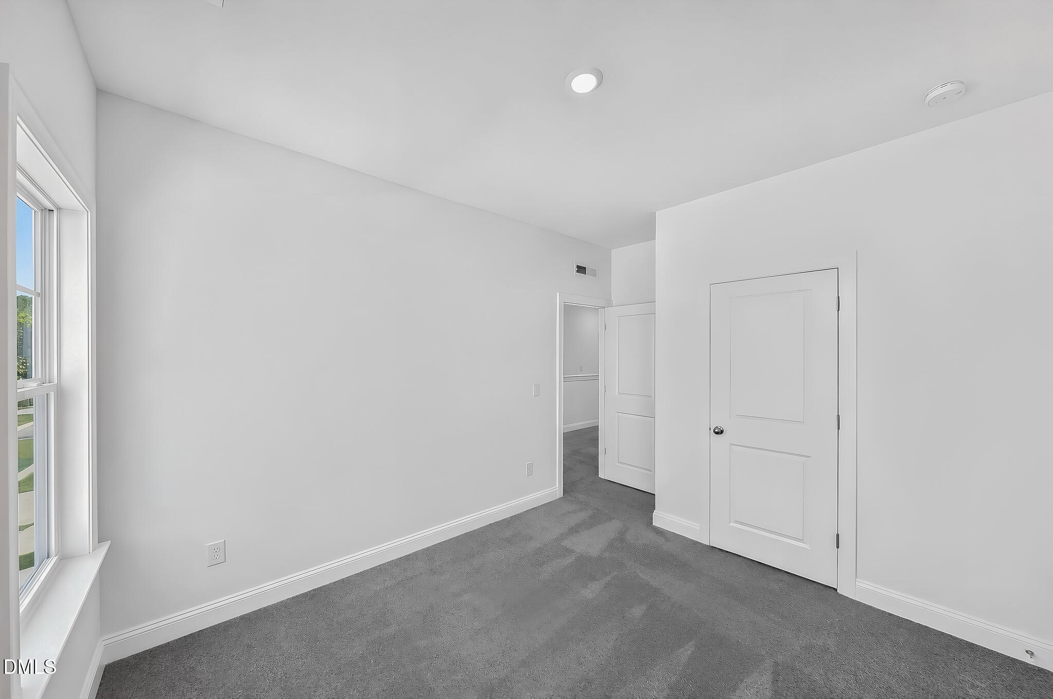 2873 Foster Woods Drive Property Photo 8
