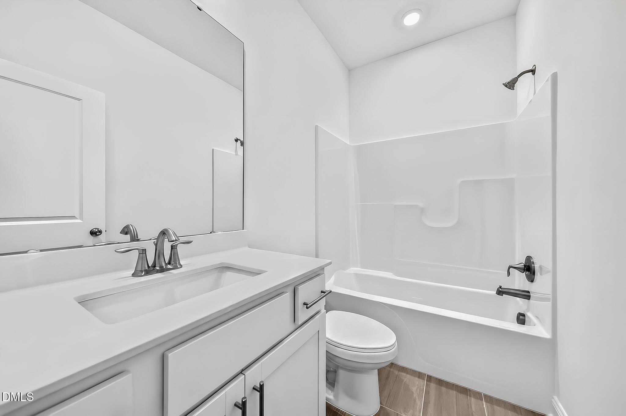 2873 Foster Woods Drive Property Photo 9
