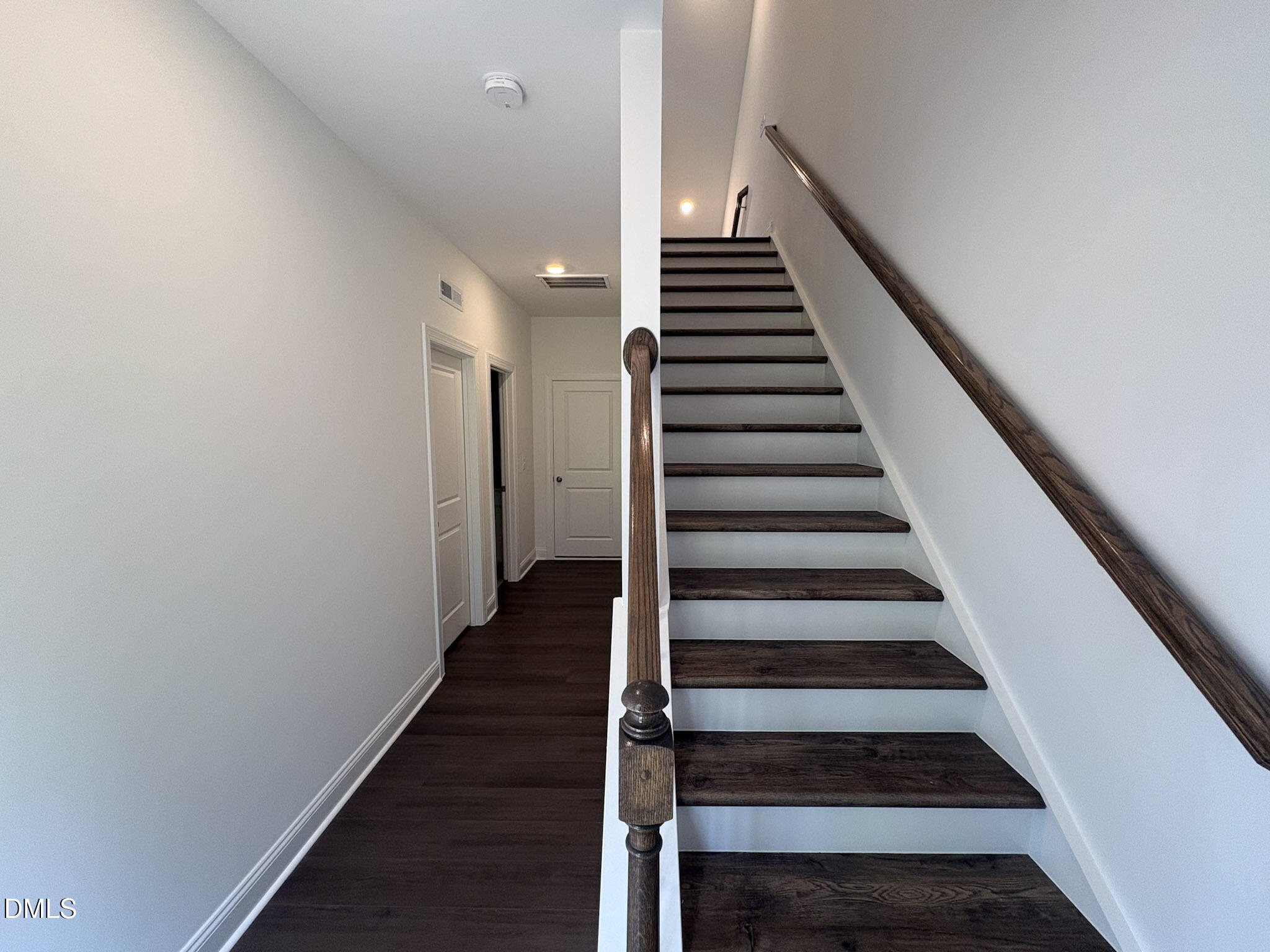 2873 Foster Woods Drive Property Photo 10