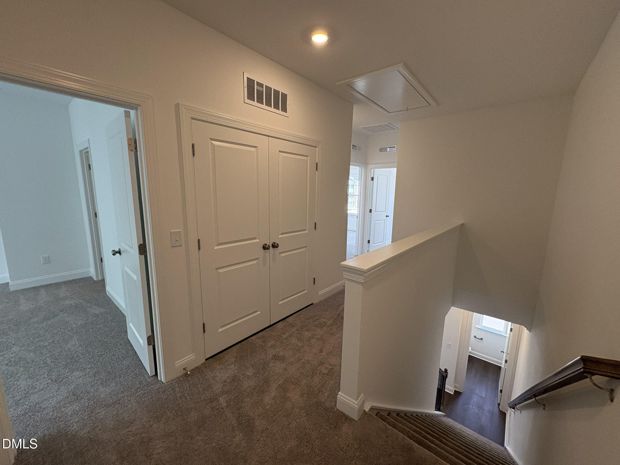 2873 Foster Woods Drive Property Photo 12