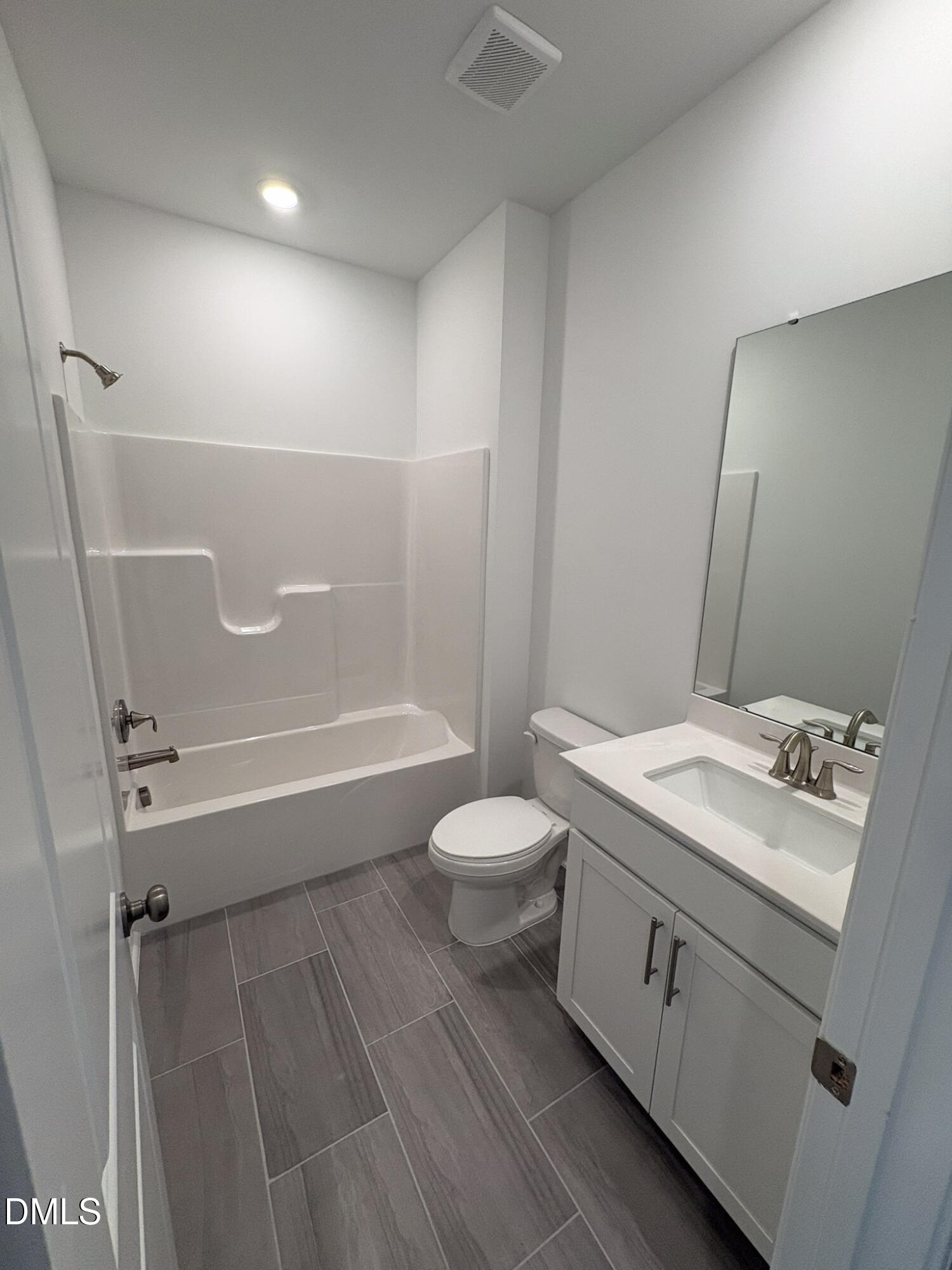 2873 Foster Woods Drive Property Photo 13