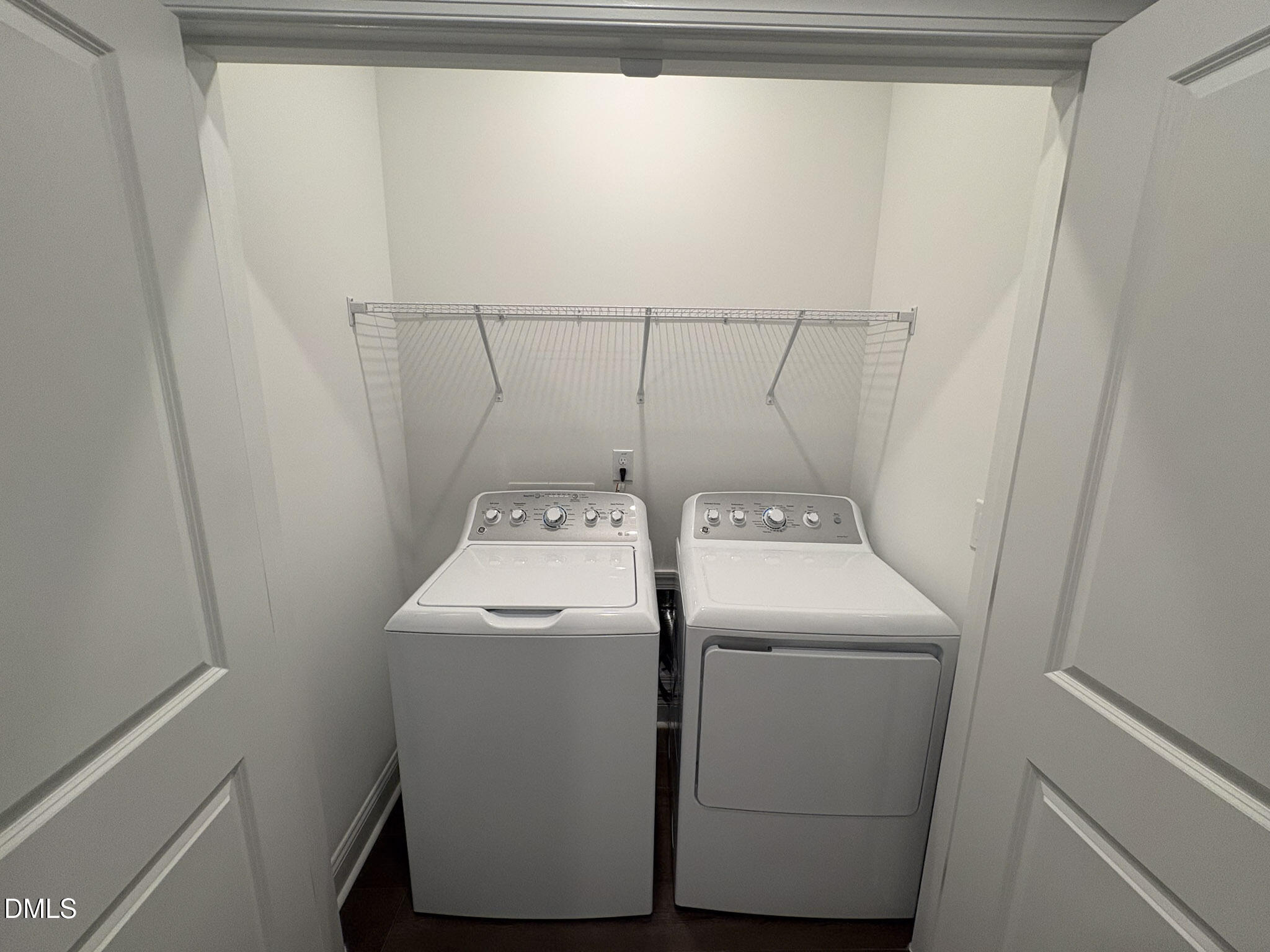 2873 Foster Woods Drive Property Photo 23