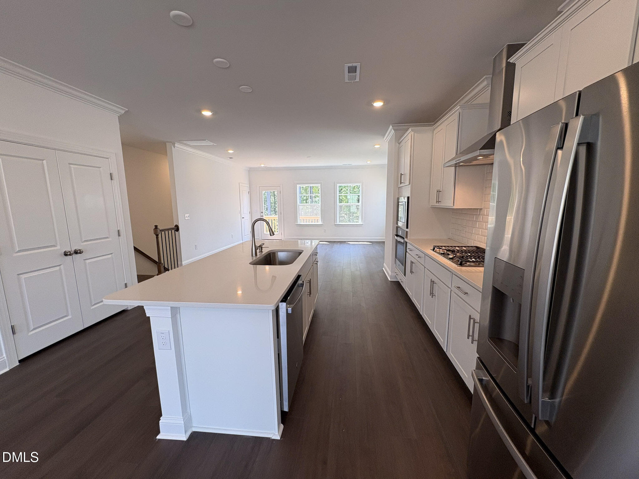 2875 Foster Woods Drive Property Photo 6