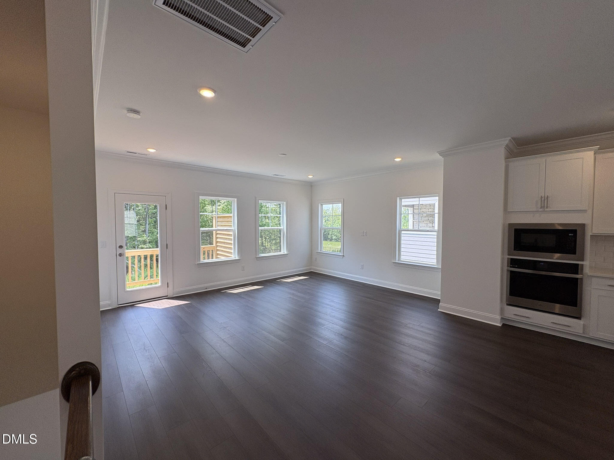 2875 Foster Woods Drive Property Photo 9