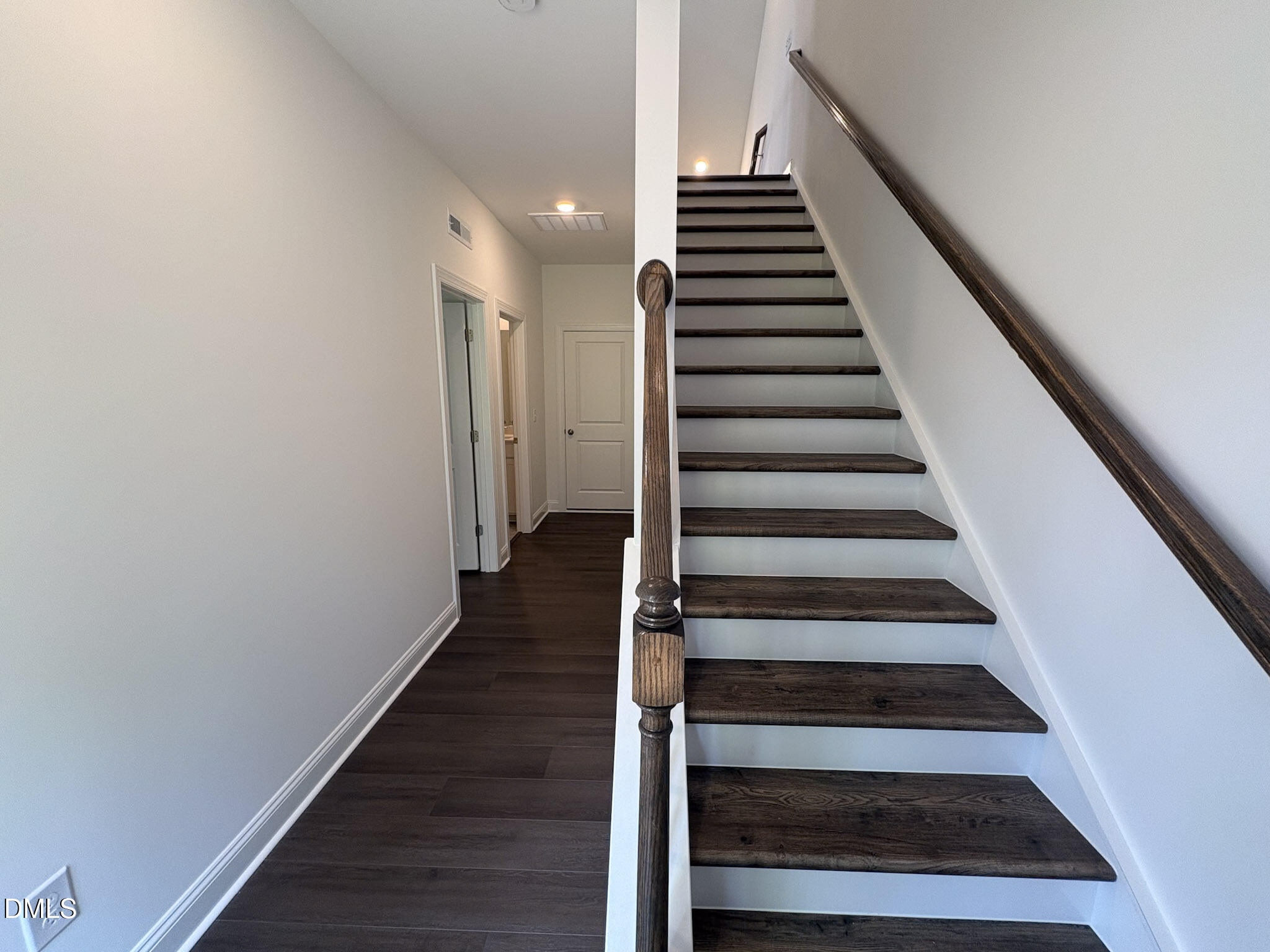 2875 Foster Woods Drive Property Photo 10