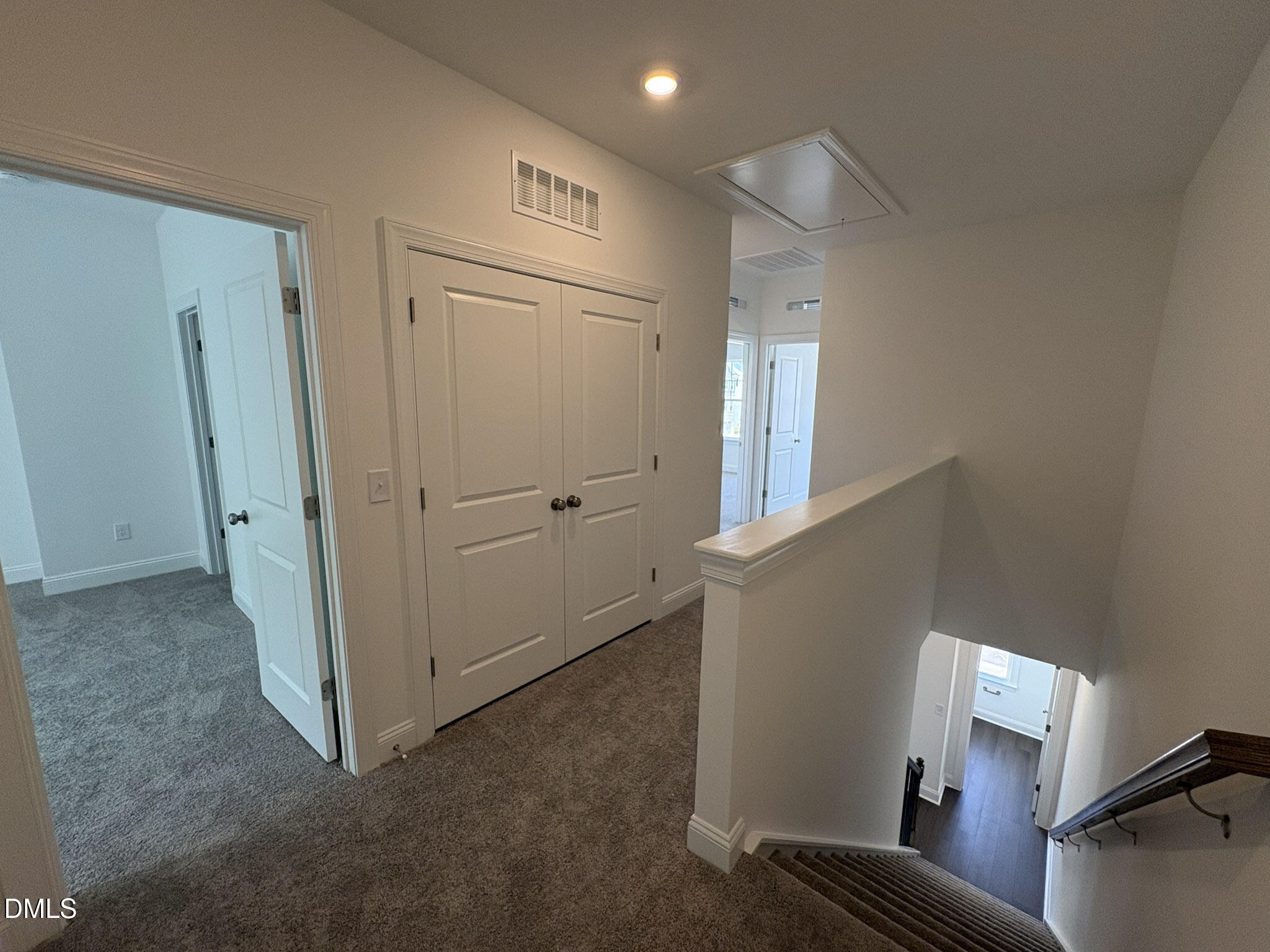 2875 Foster Woods Drive Property Photo 11