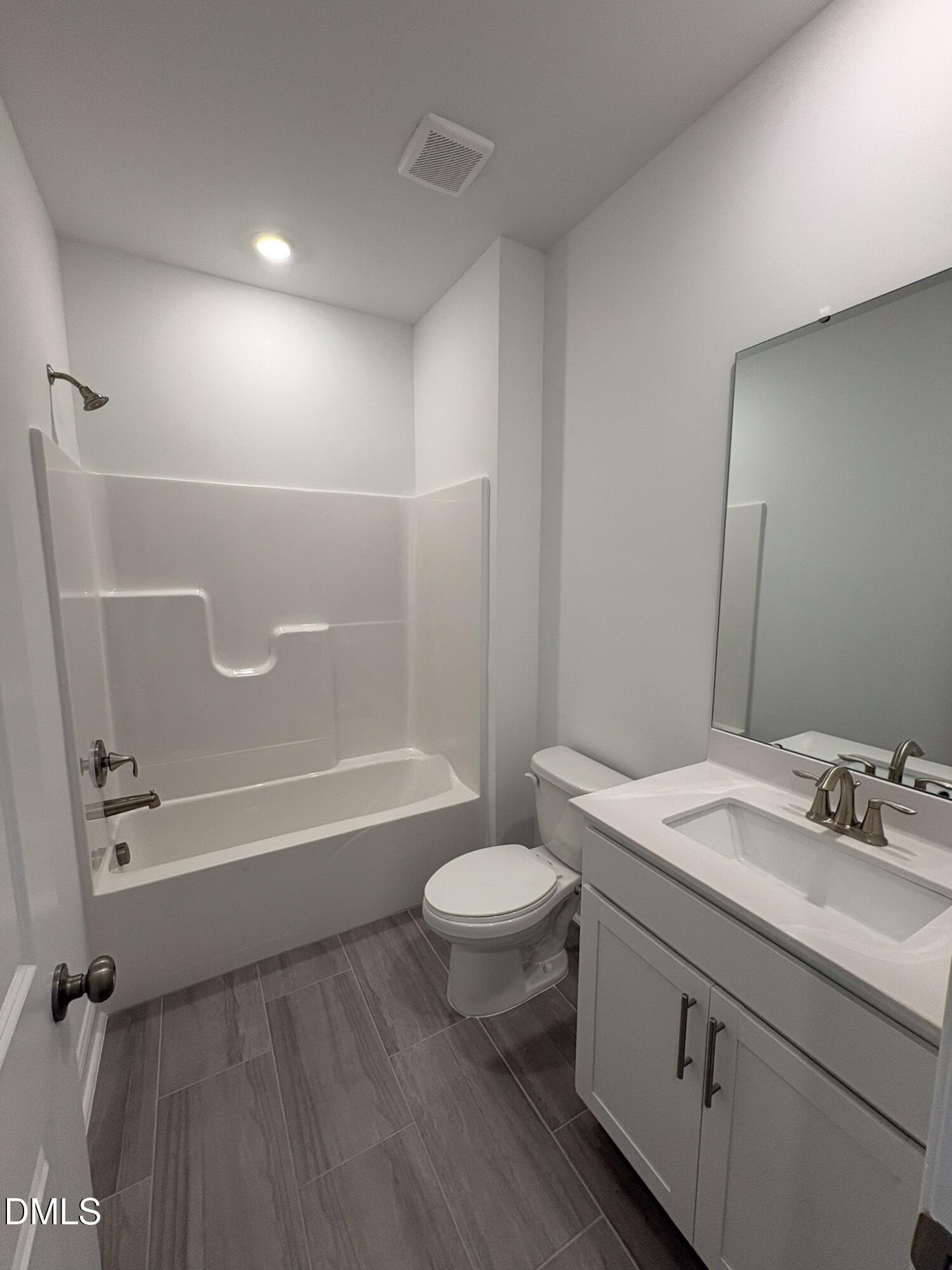 2875 Foster Woods Drive Property Photo 12
