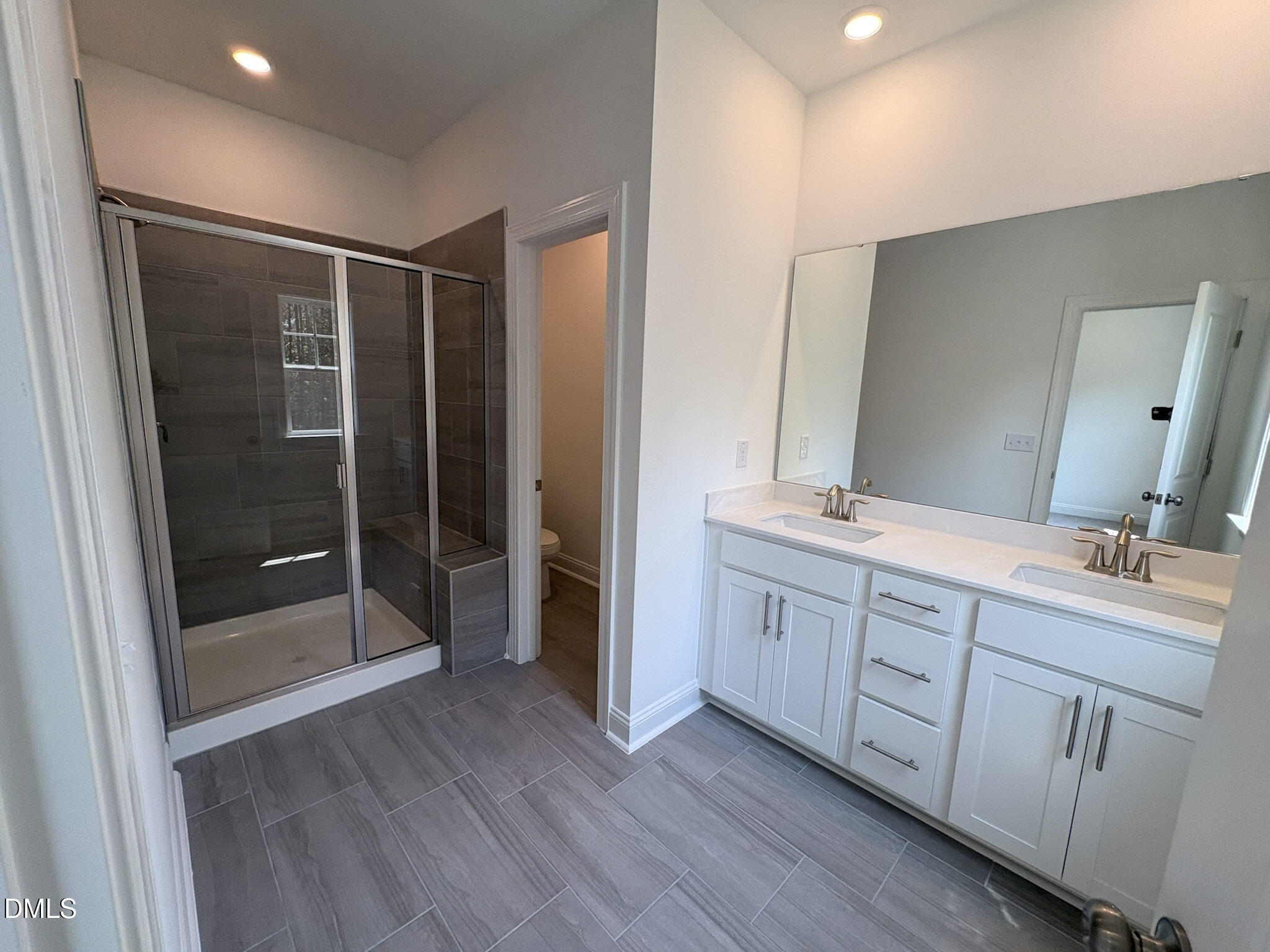 2875 Foster Woods Drive Property Photo 17