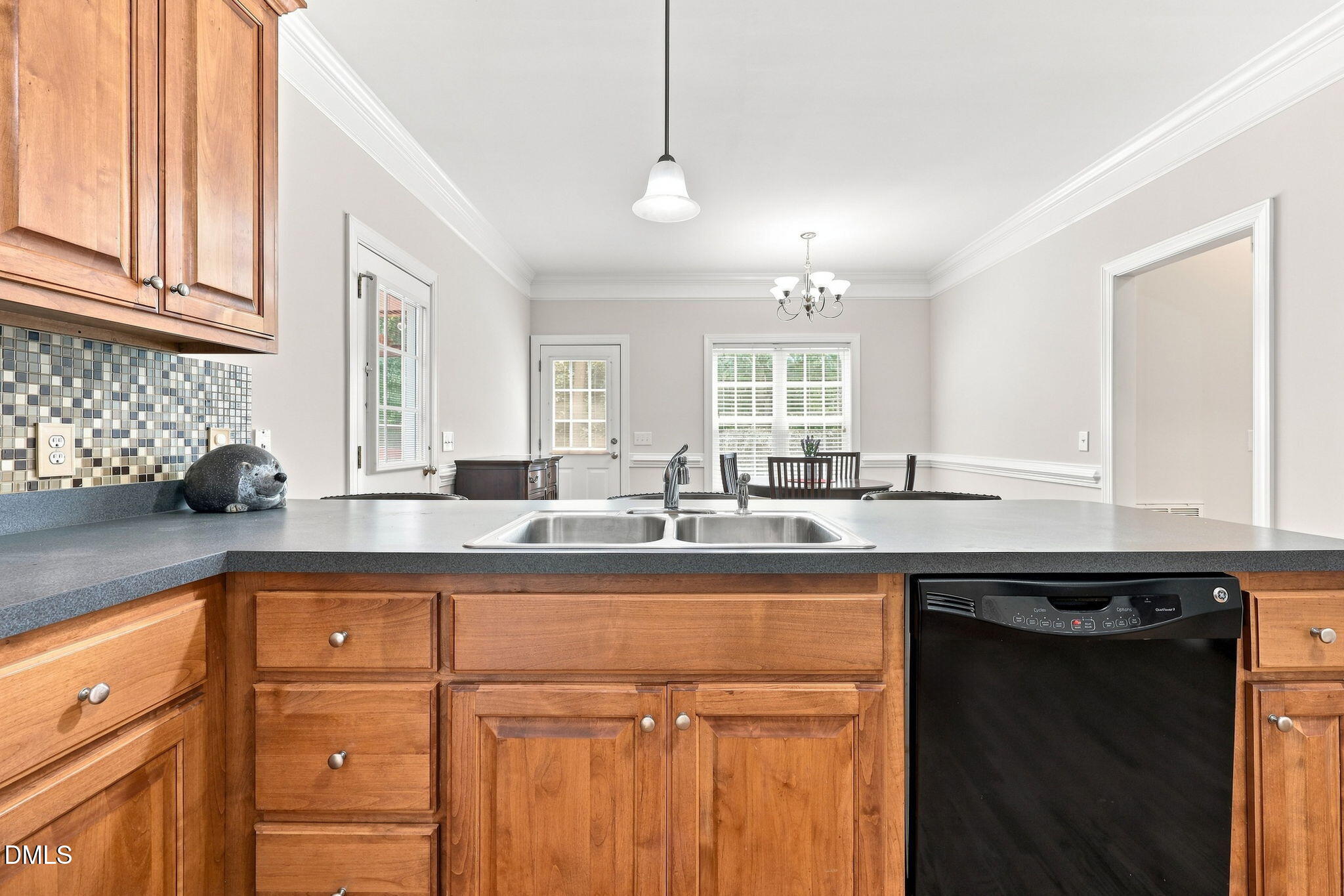 552 Contender Drive Property Photo 17