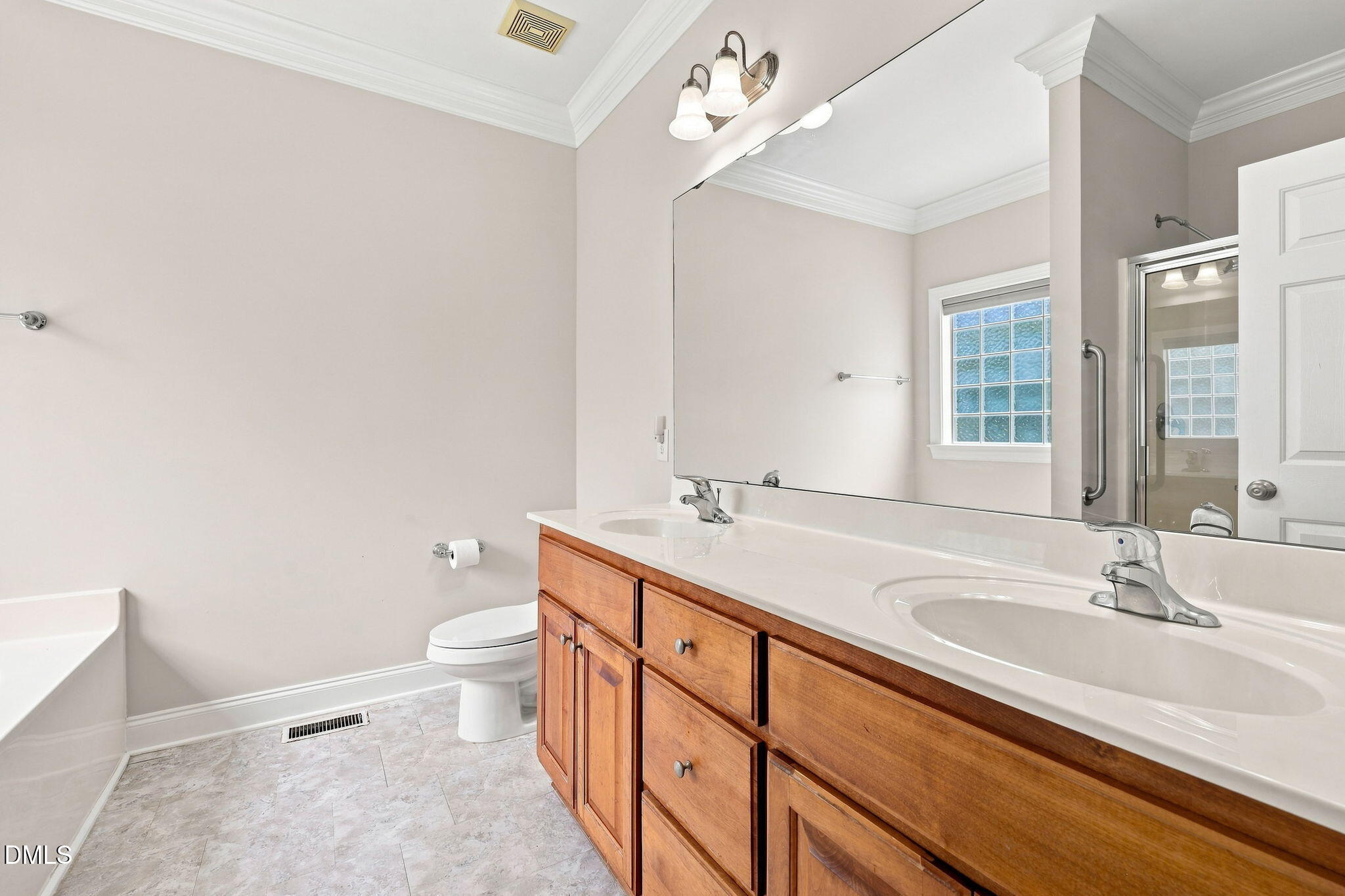 552 Contender Drive Property Photo 23