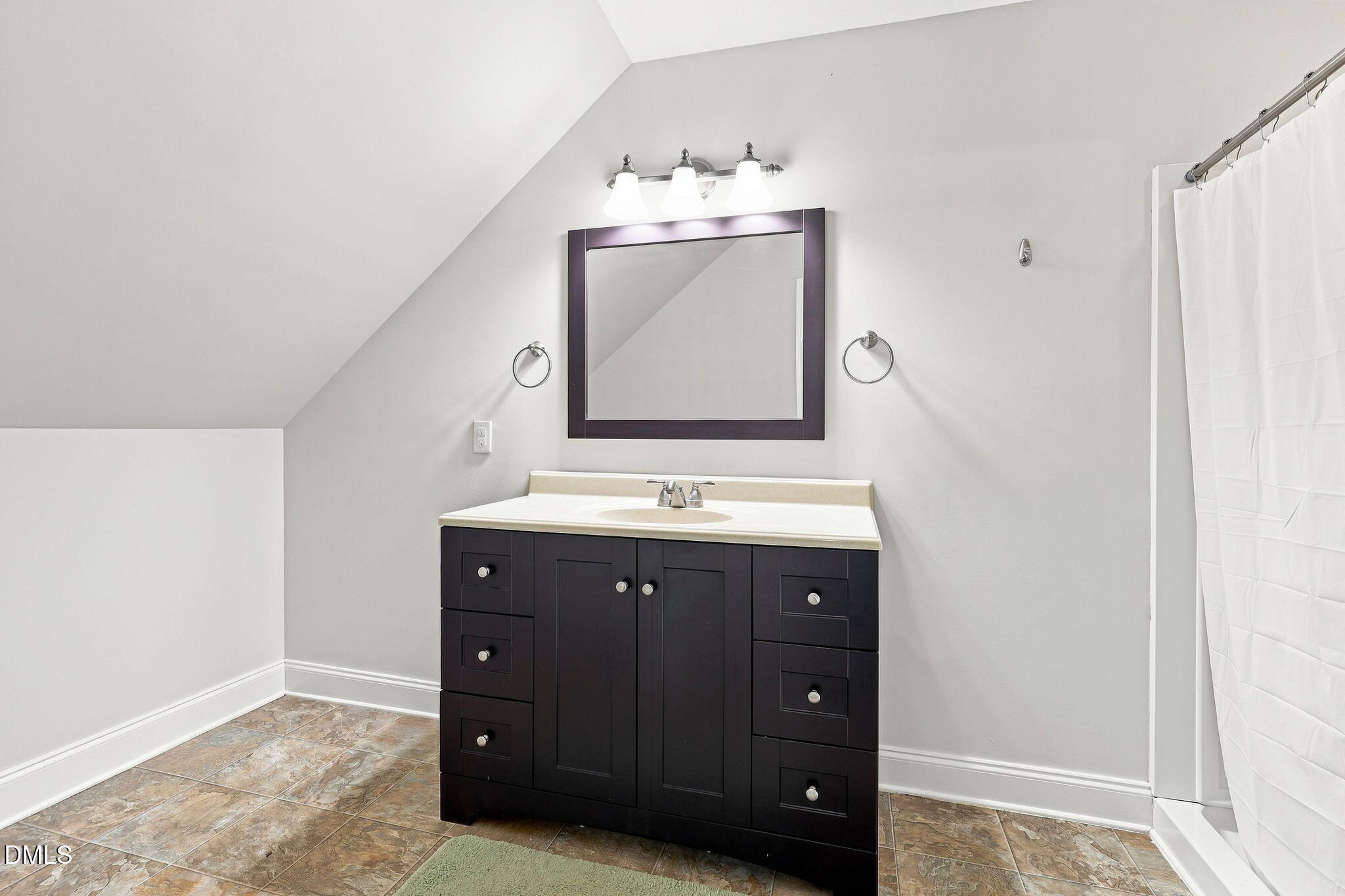552 Contender Drive Property Photo 33