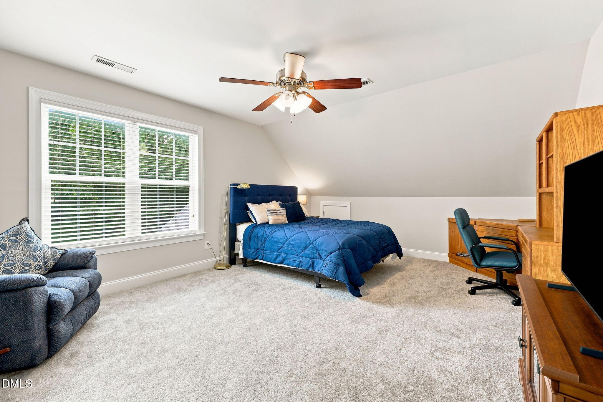 552 Contender Drive Property Photo 35