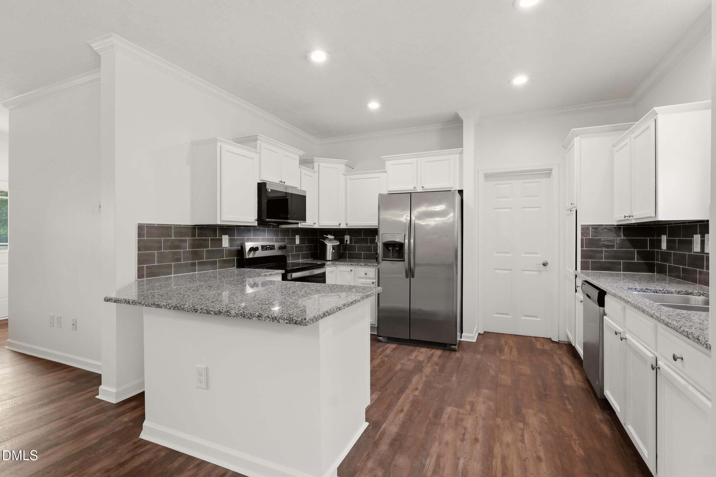 6193 Tri County Drive Property Photo 6