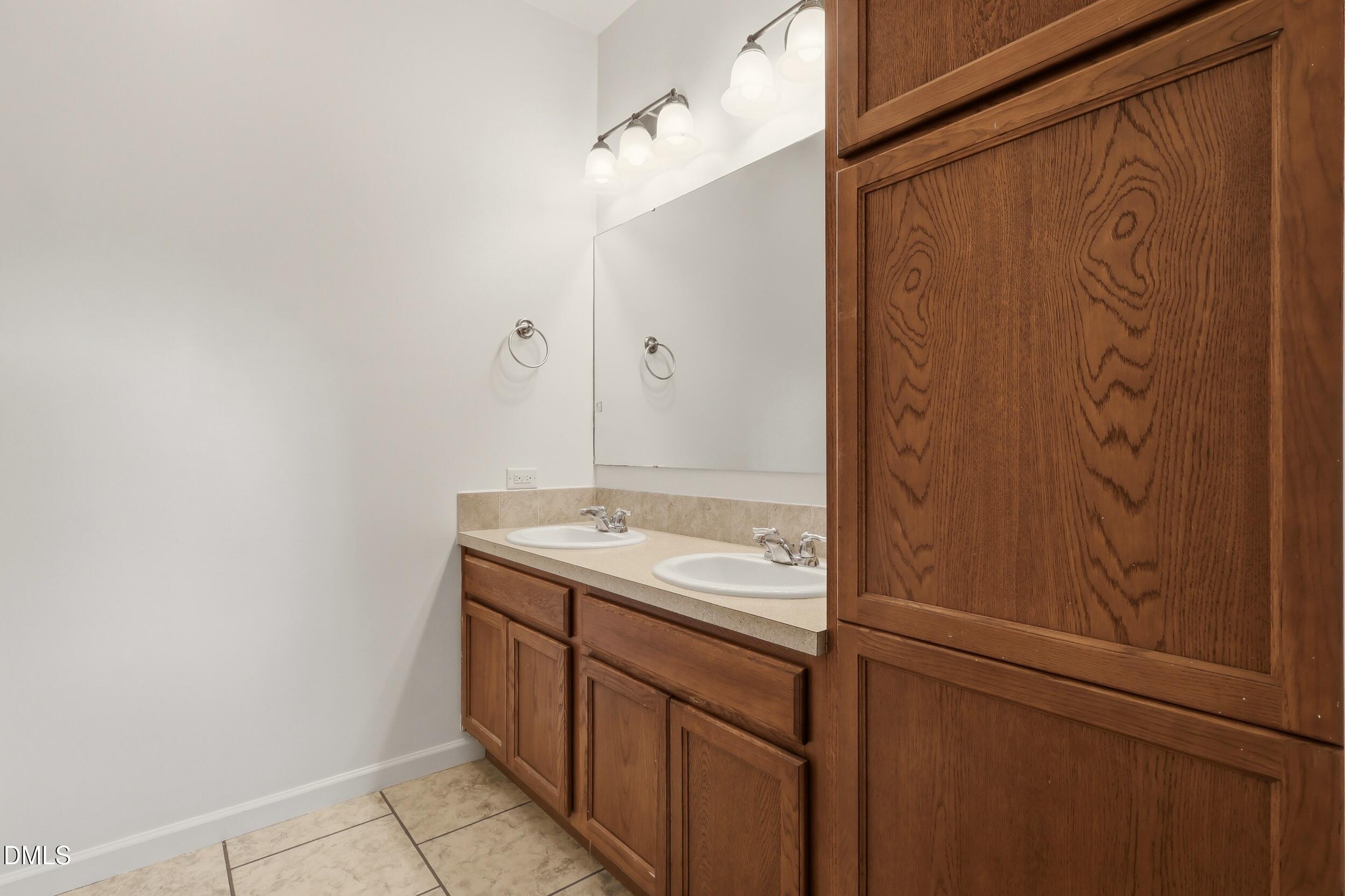 6193 Tri County Drive Property Photo 10