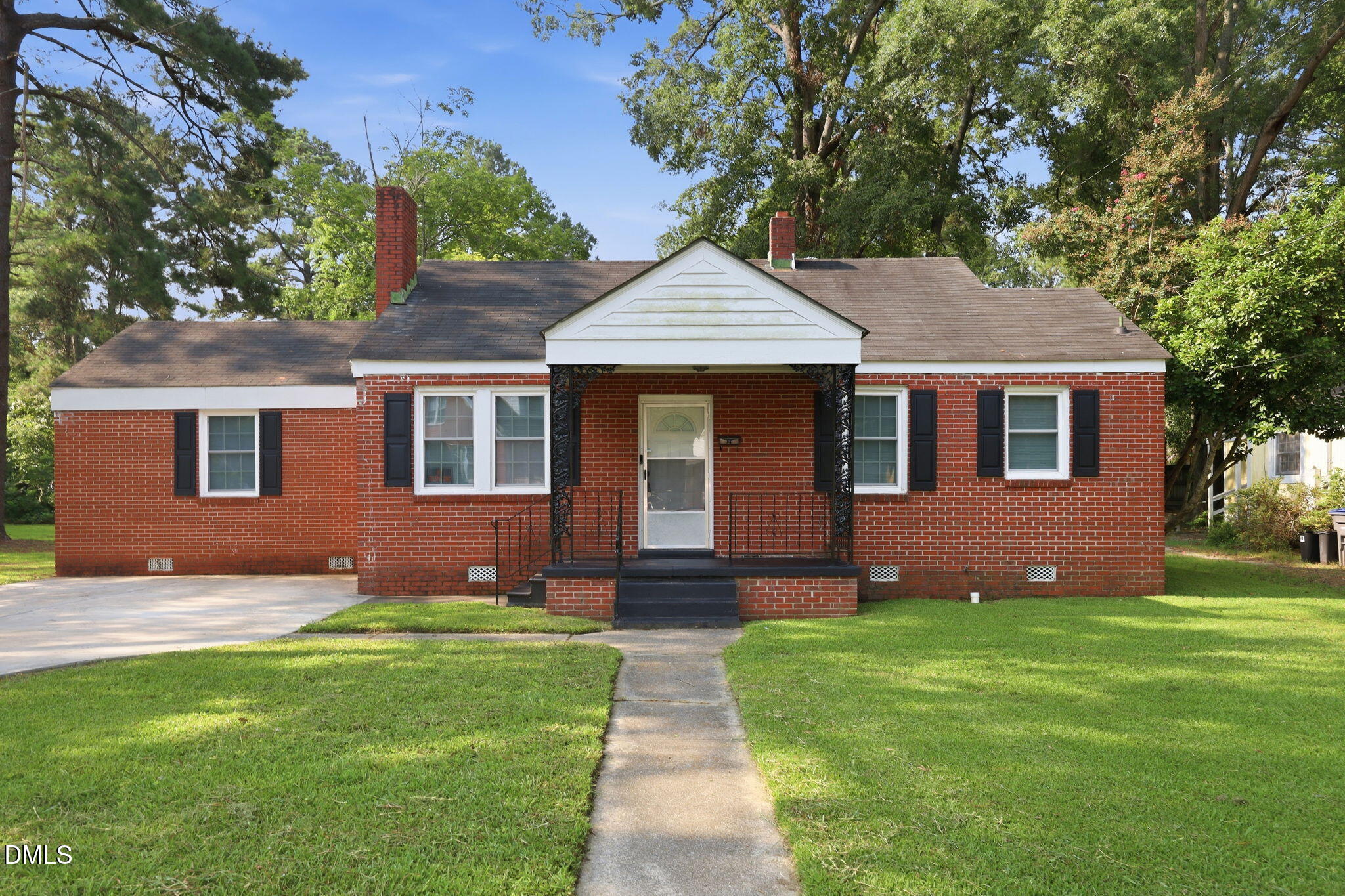 937 Redgate Avenue Property Photo 1