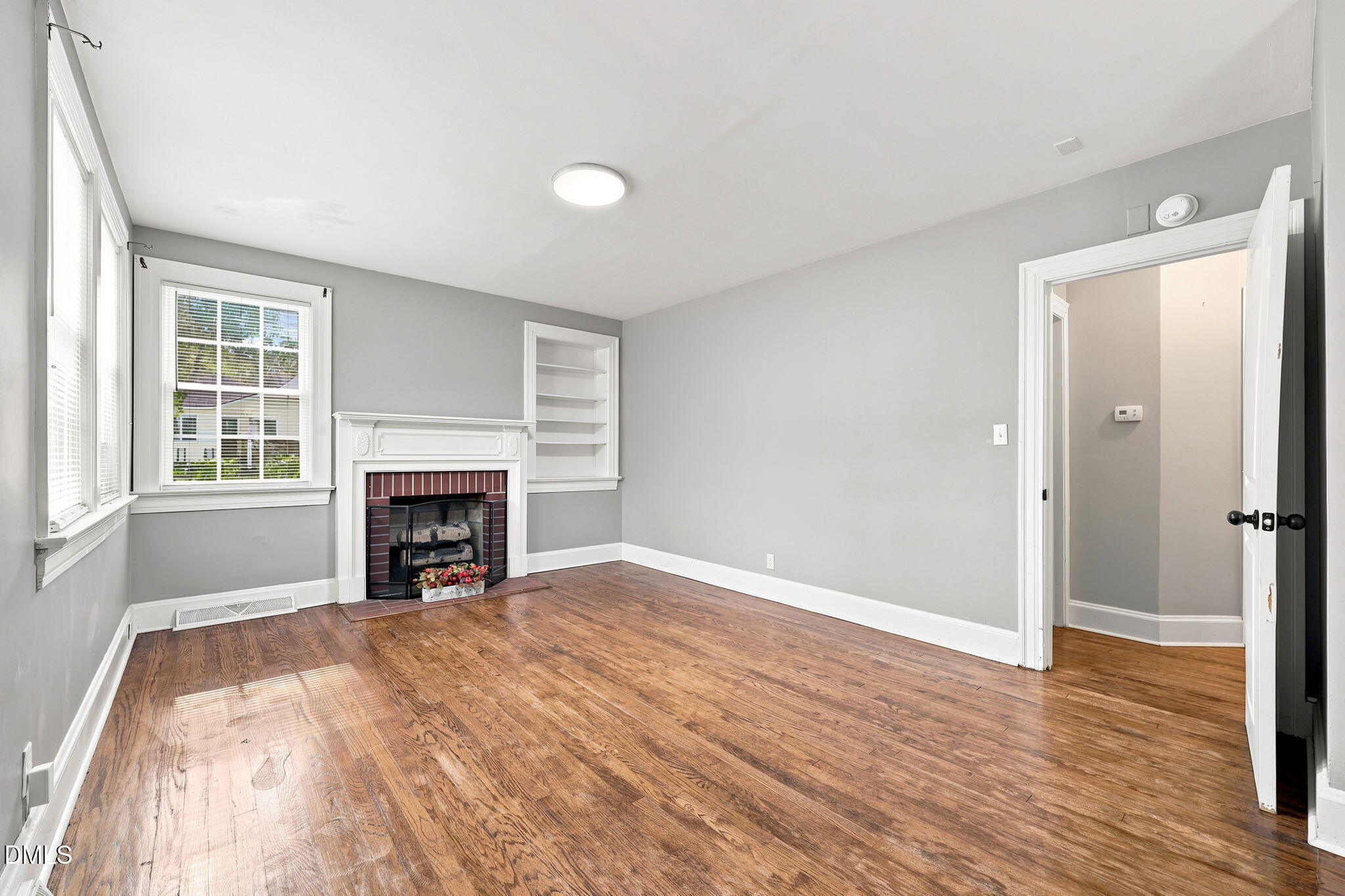 937 Redgate Avenue Property Photo 3