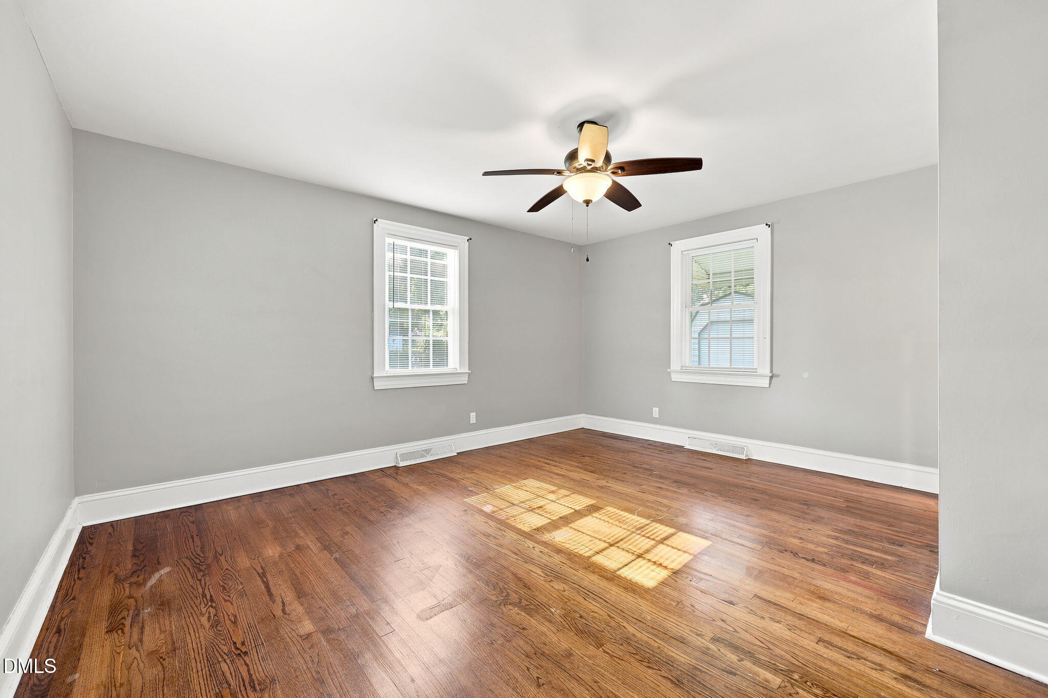 937 Redgate Avenue Property Photo 16