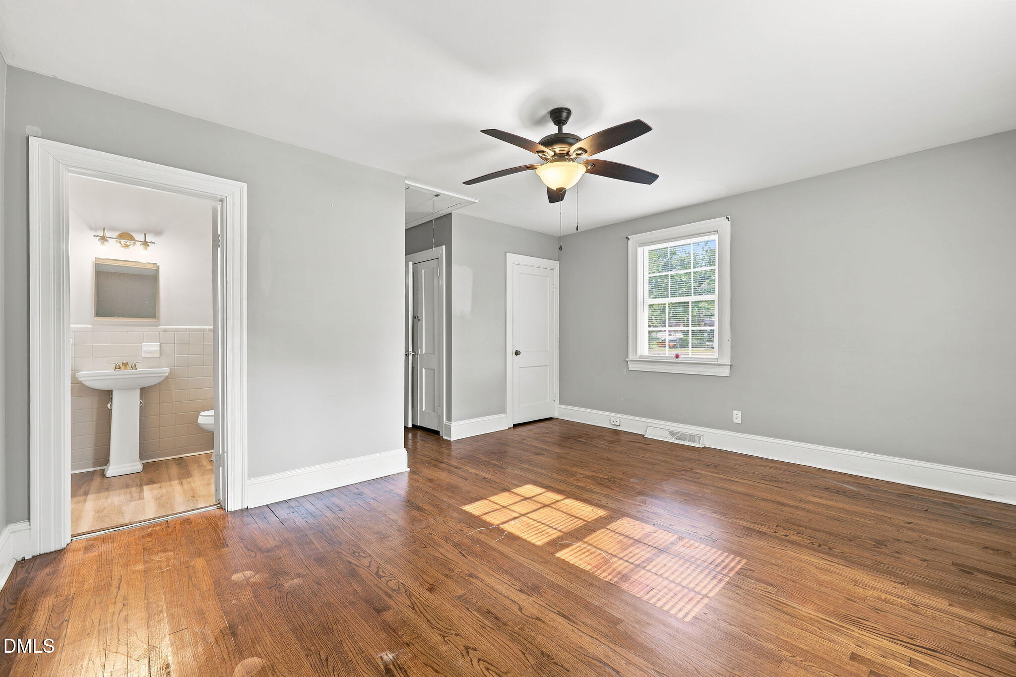 937 Redgate Avenue Property Photo 18