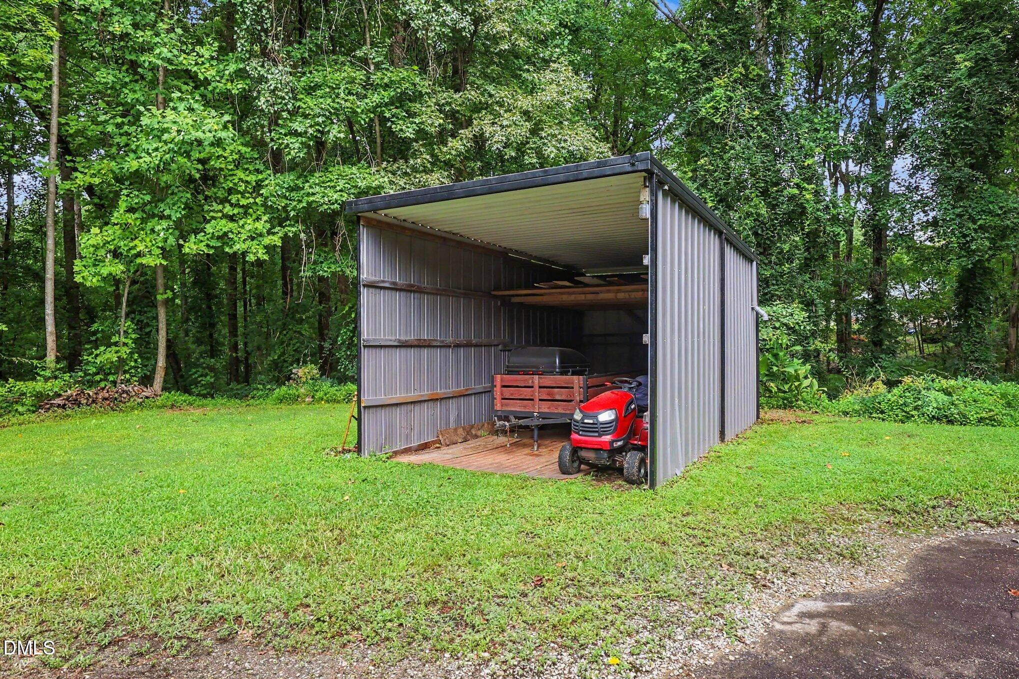 9208 Holly Springs Road Property Photo 37