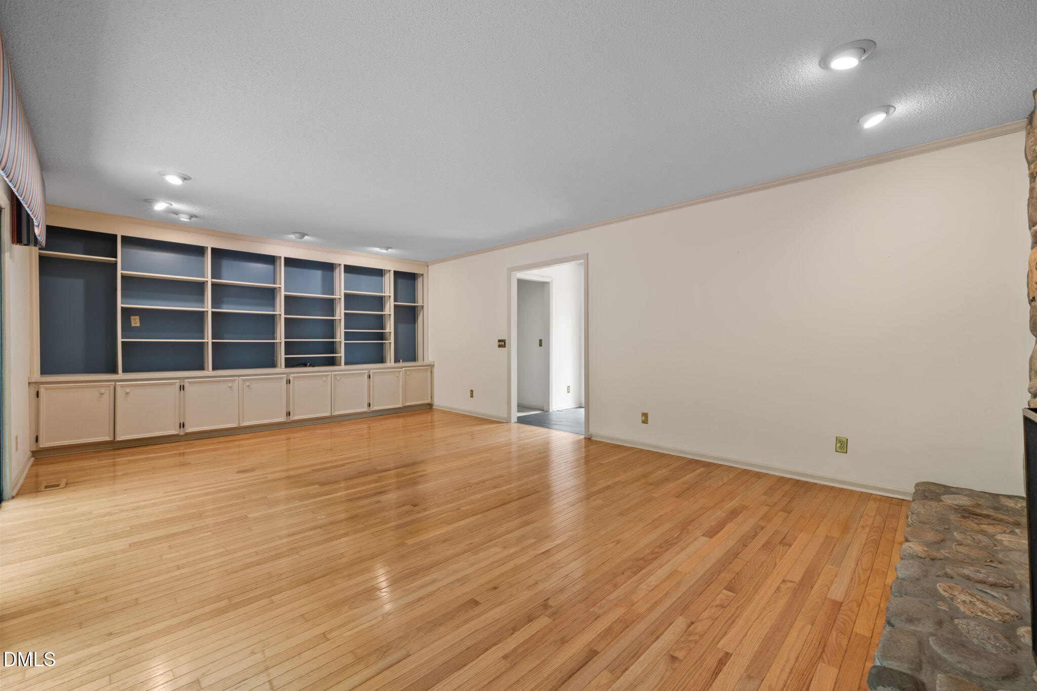 4125 Picardy Drive Property Photo 8