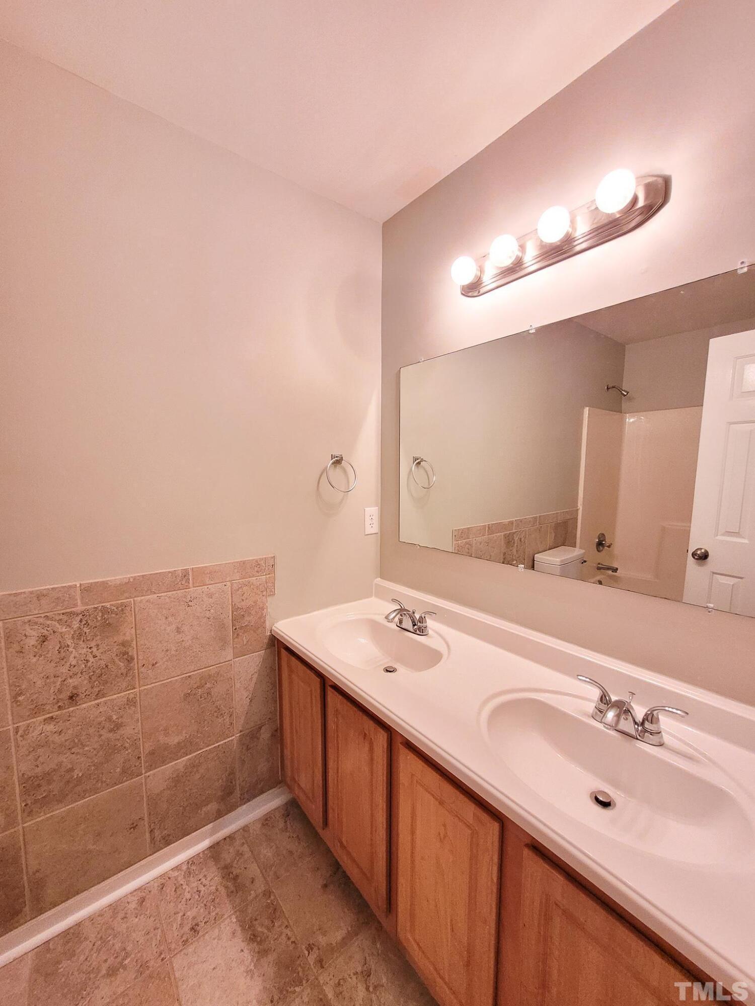 539 N Taylor Street Property Photo 12