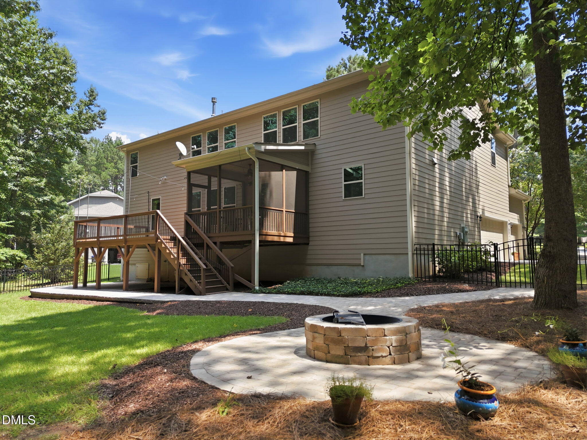 9505 Alydar Drive Property Photo 4