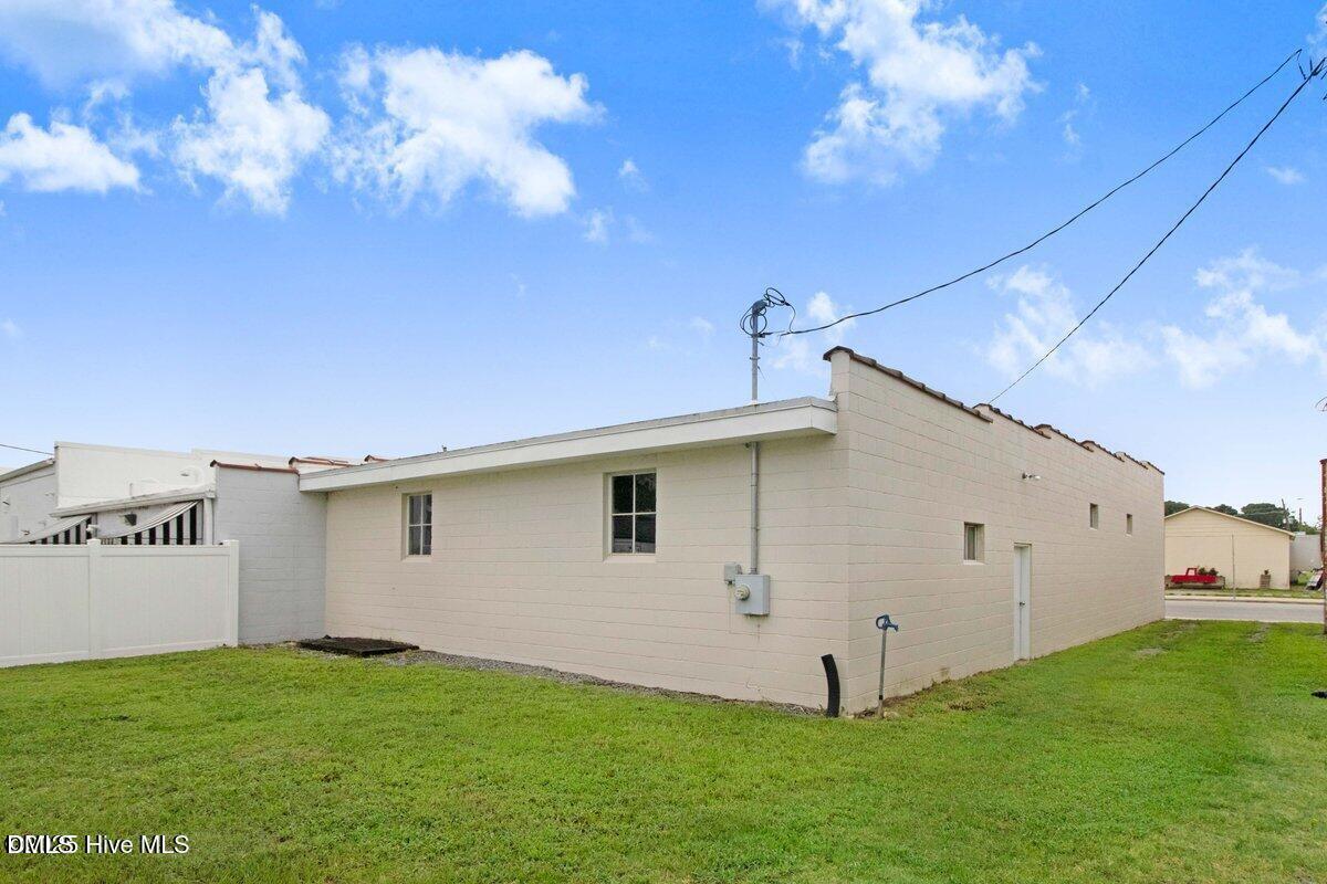 112 S Pine Street Property Photo 5