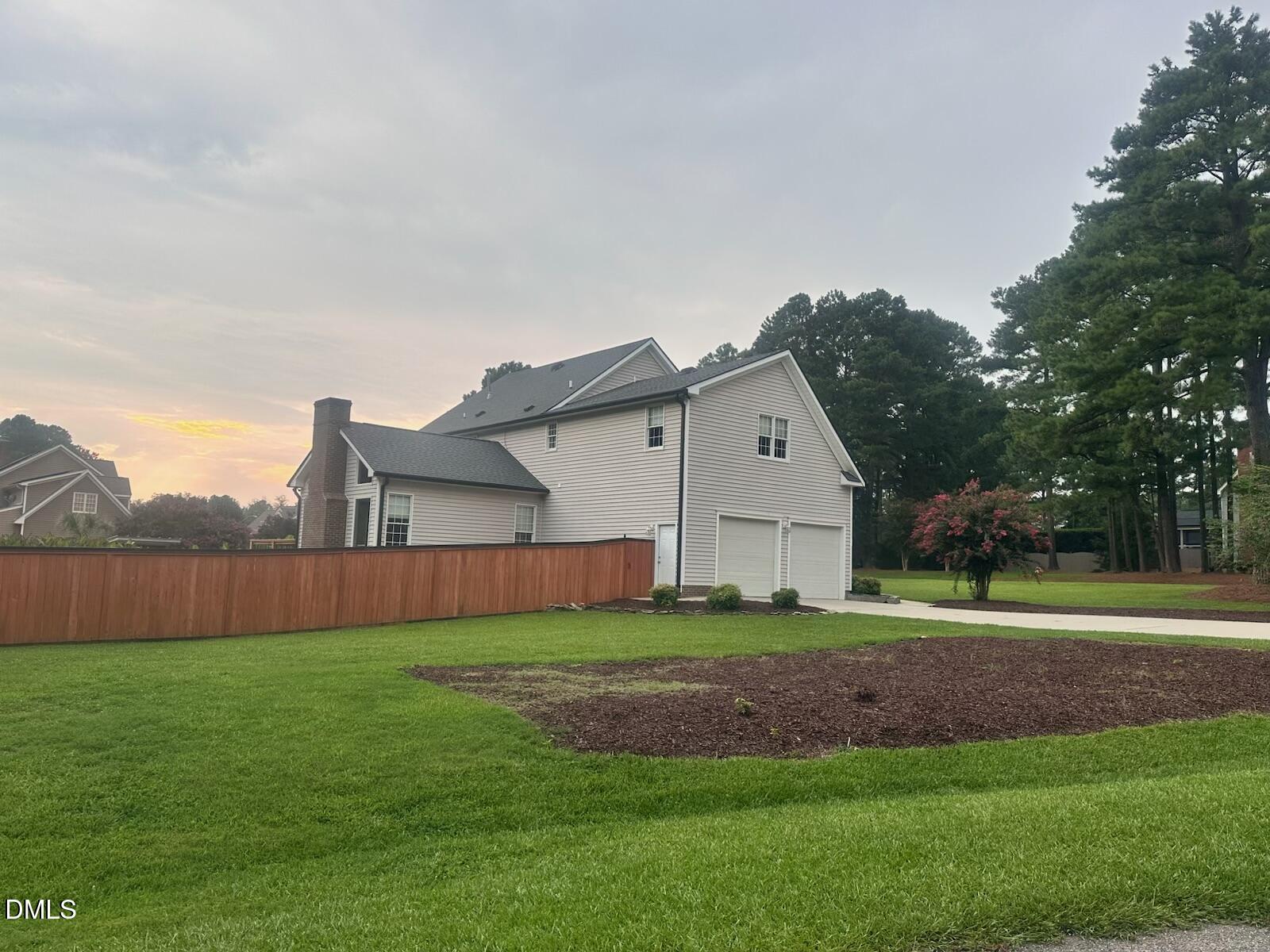1201 Torchlight Way Property Photo 3
