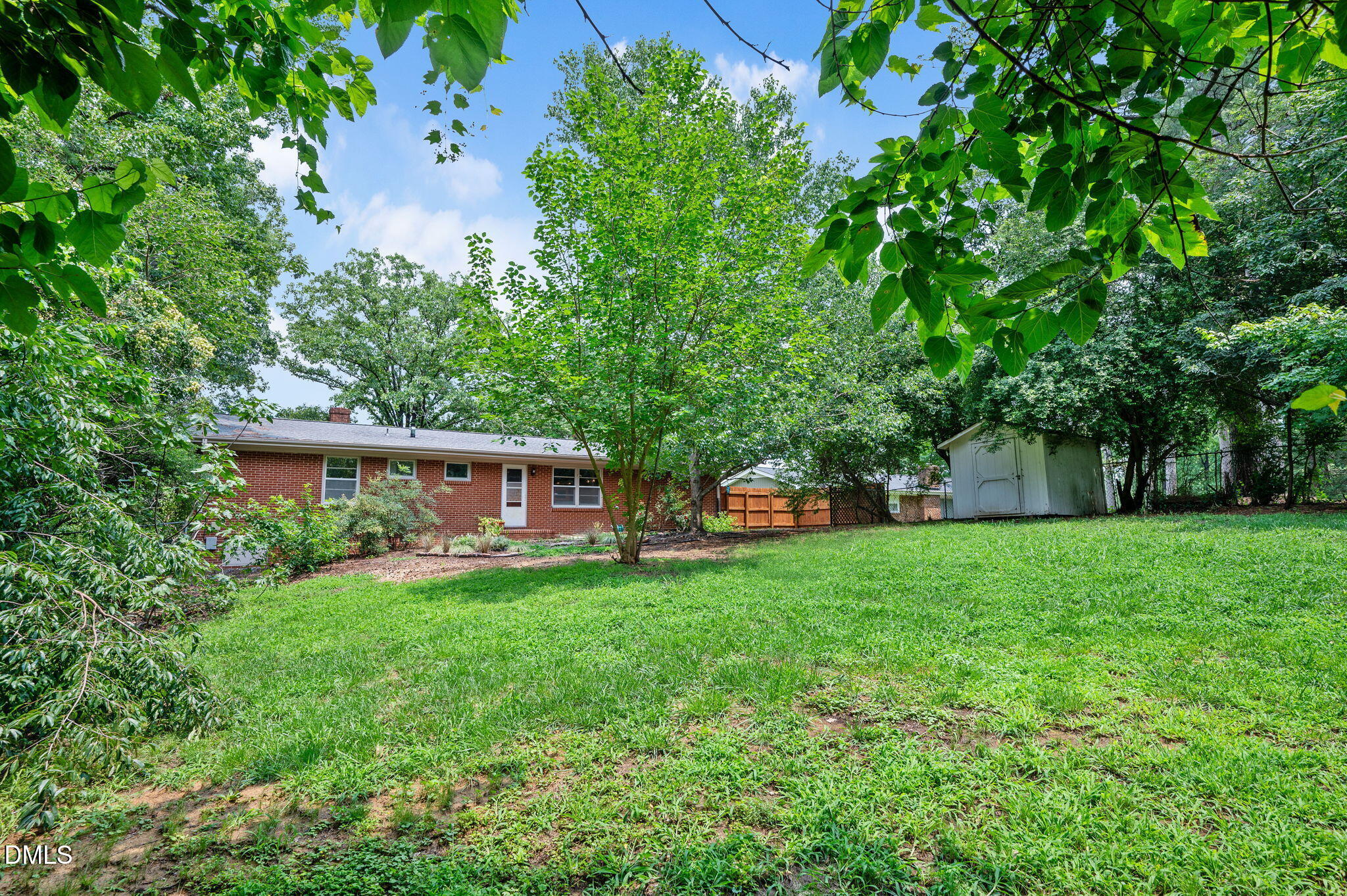 321 Clarendon Crescent Property Photo 11