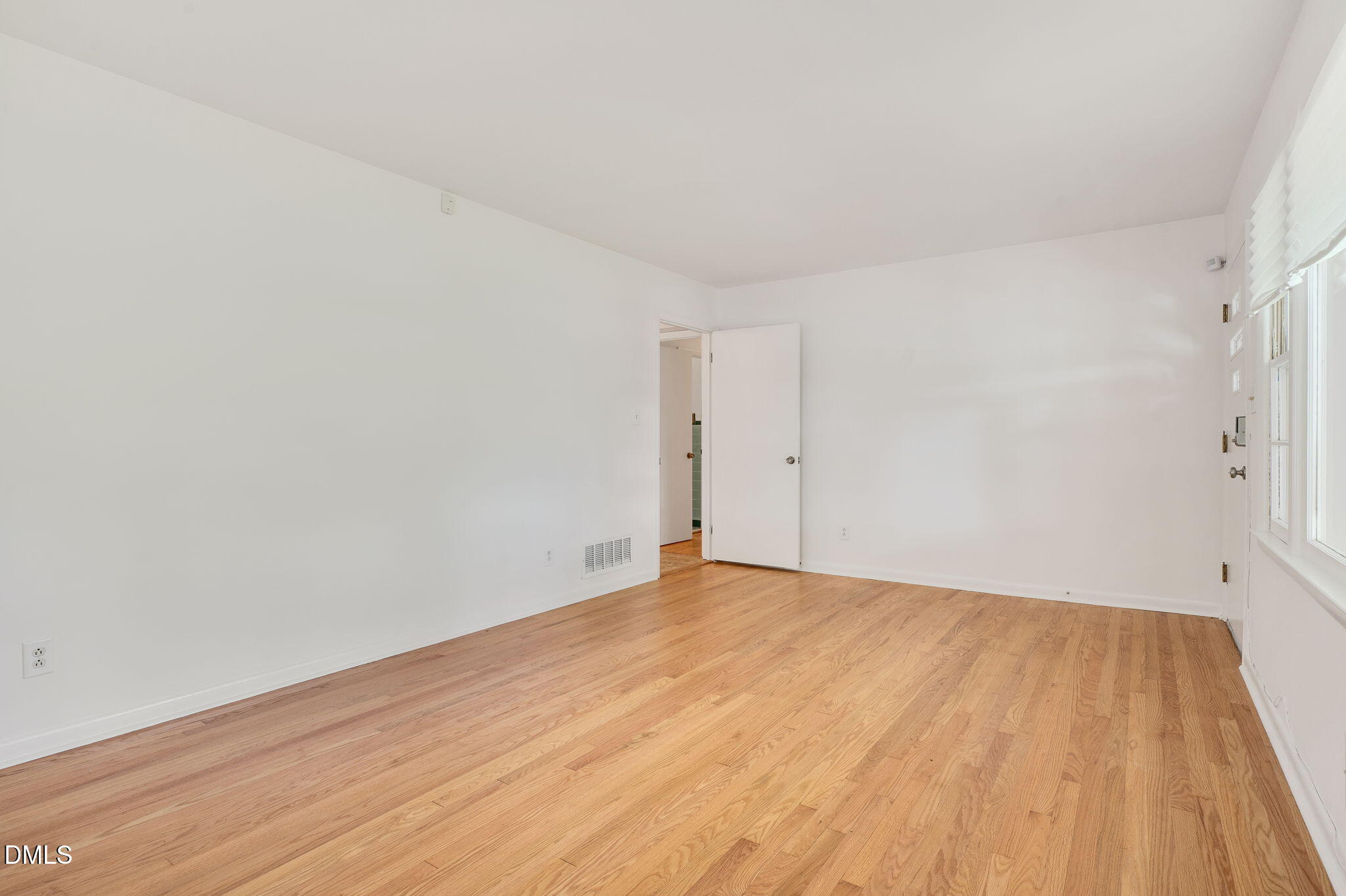 321 Clarendon Crescent Property Photo 18