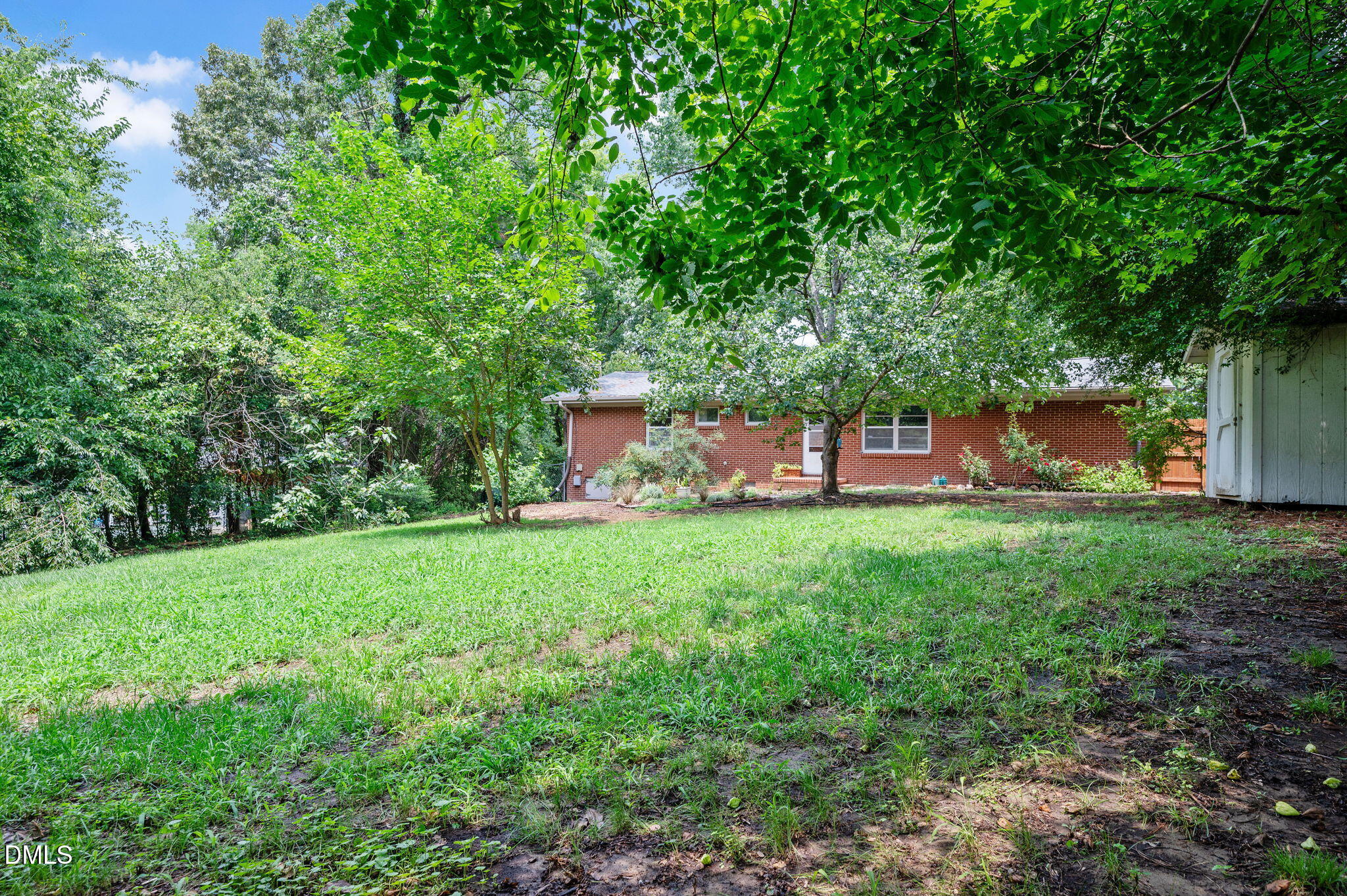 321 Clarendon Crescent Property Photo 25