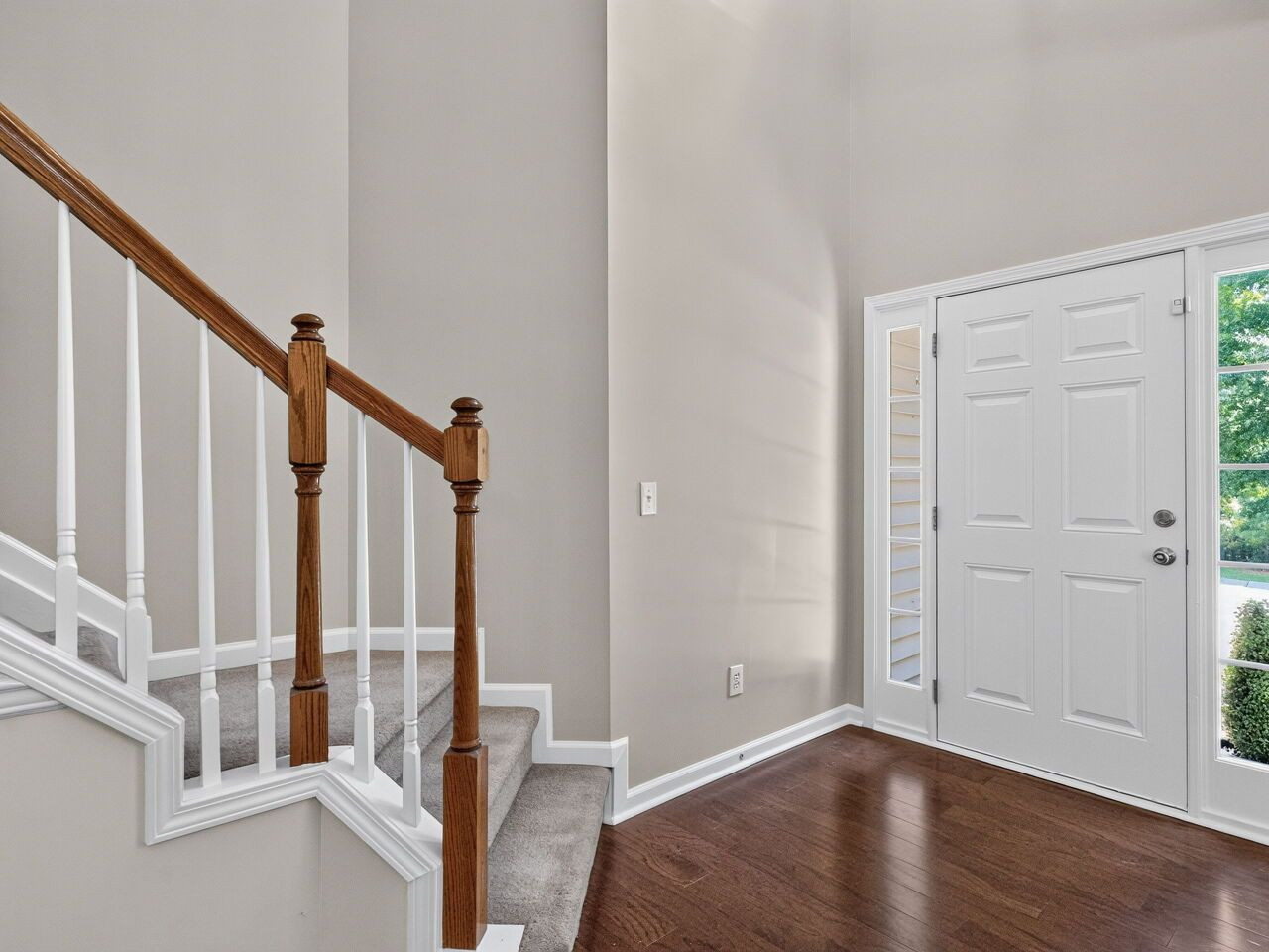 7803 Clover Creek Court Property Photo 4