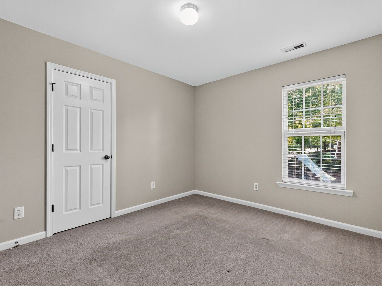 7803 Clover Creek Court Property Photo 25