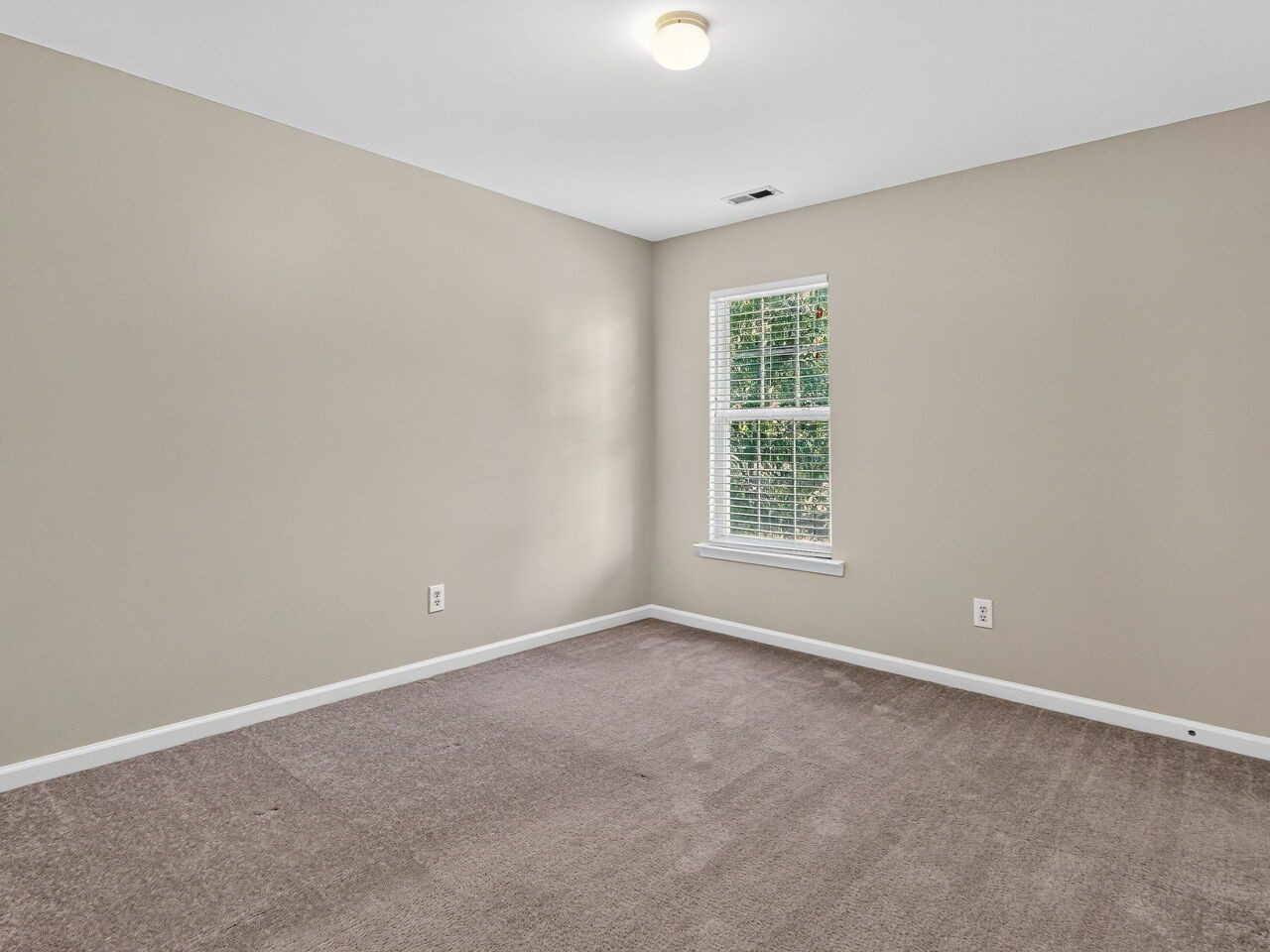 7803 Clover Creek Court Property Photo 27